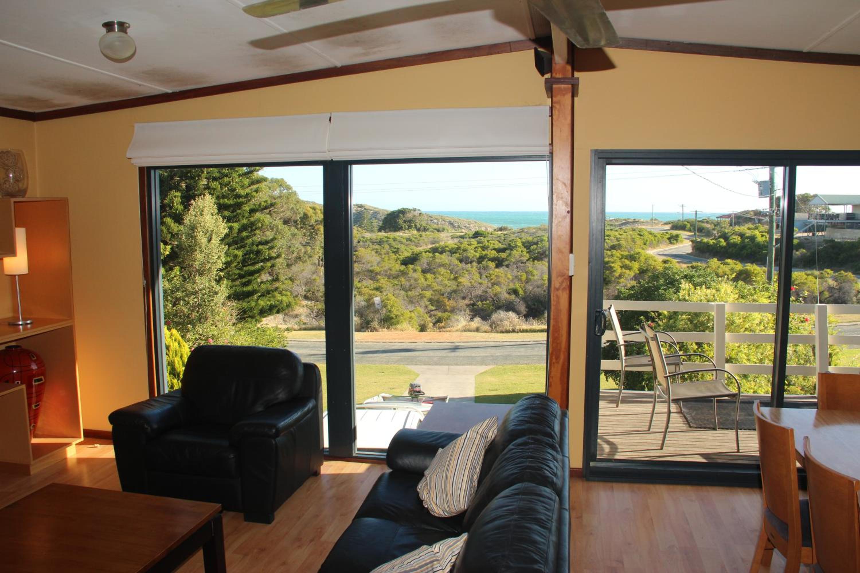 Four-Bedroom House photo 2