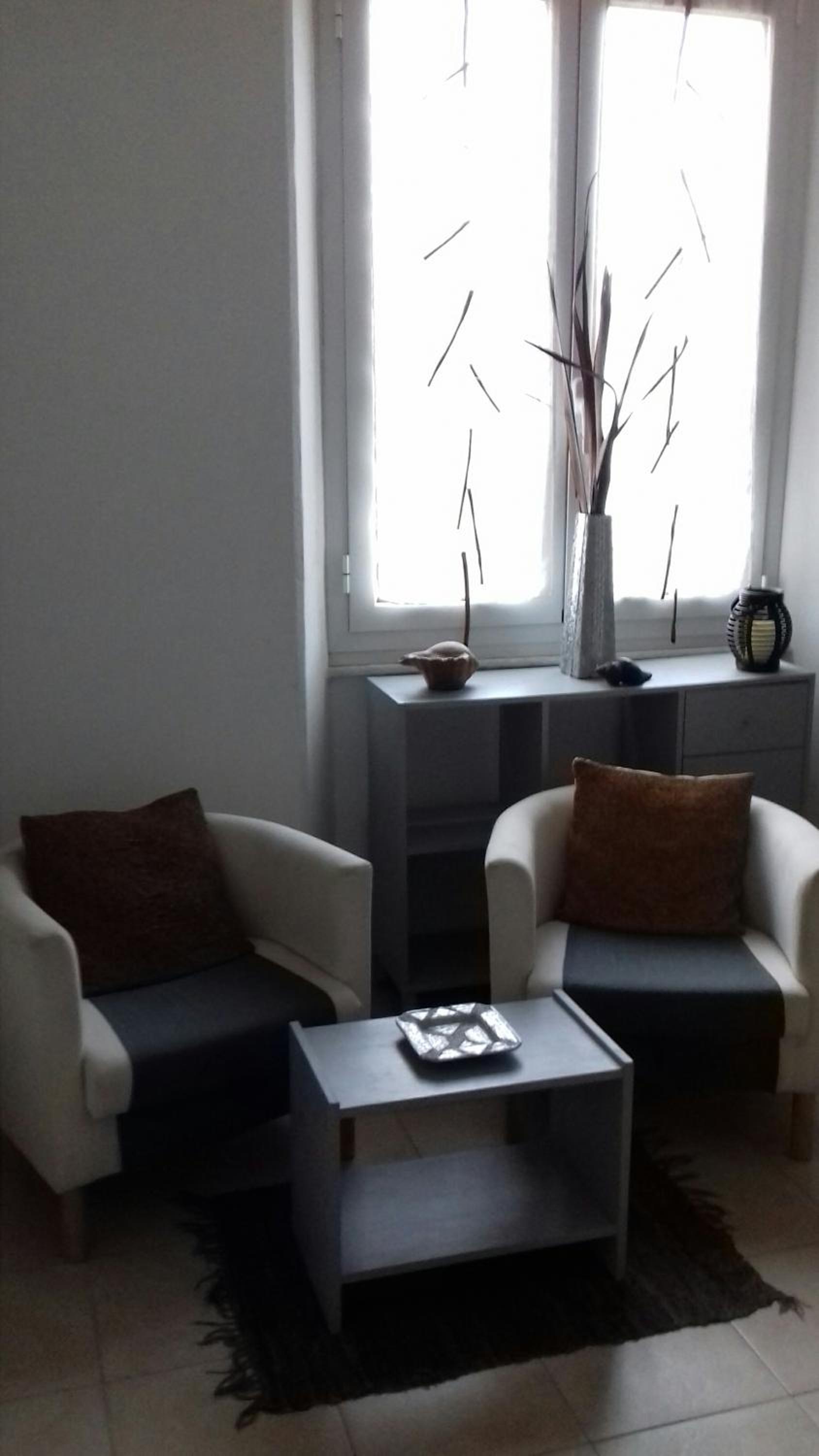 Double Room with Private External Bathroom - Photo 2