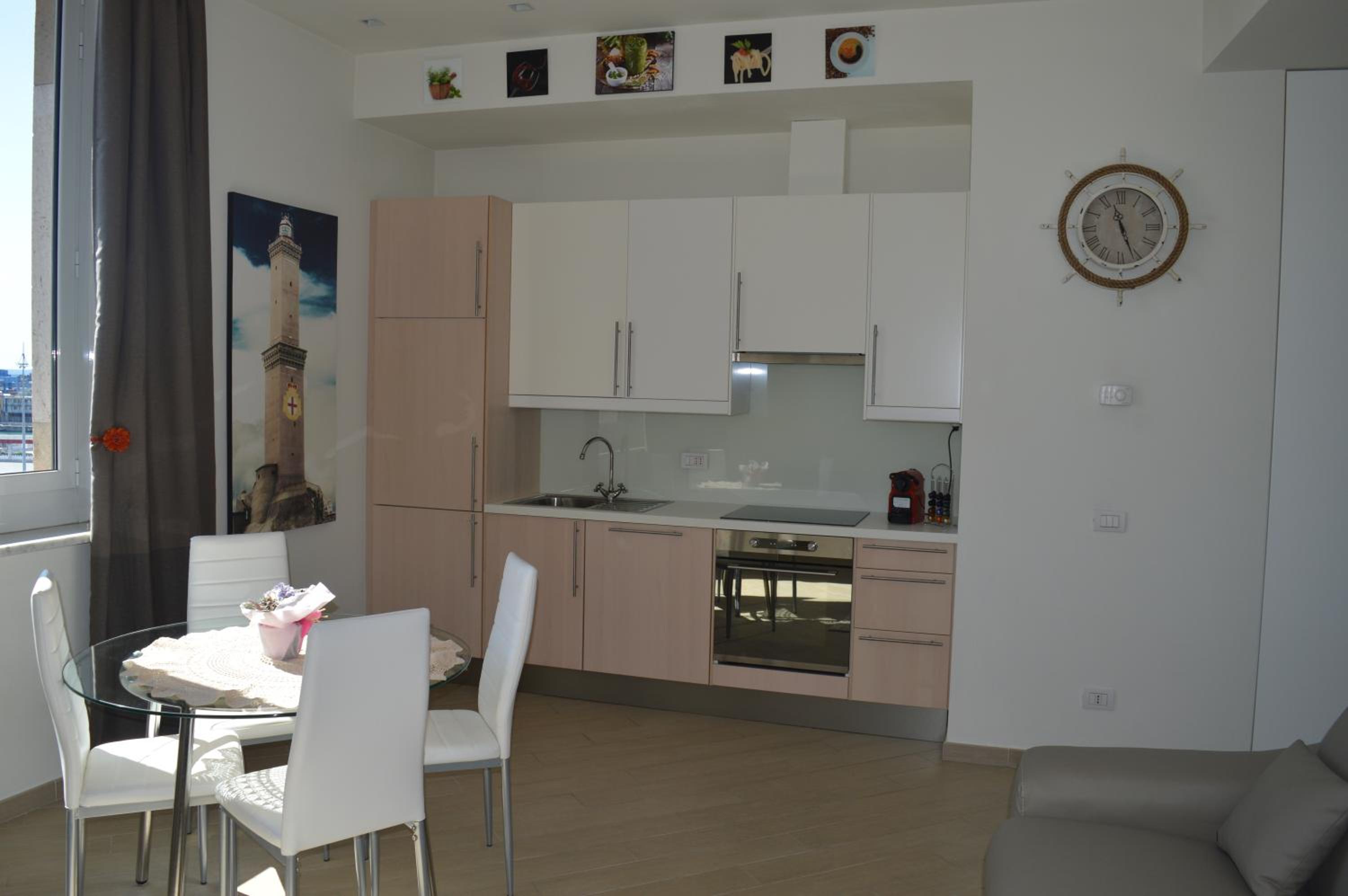 Apartment with Sea View - Photo 10