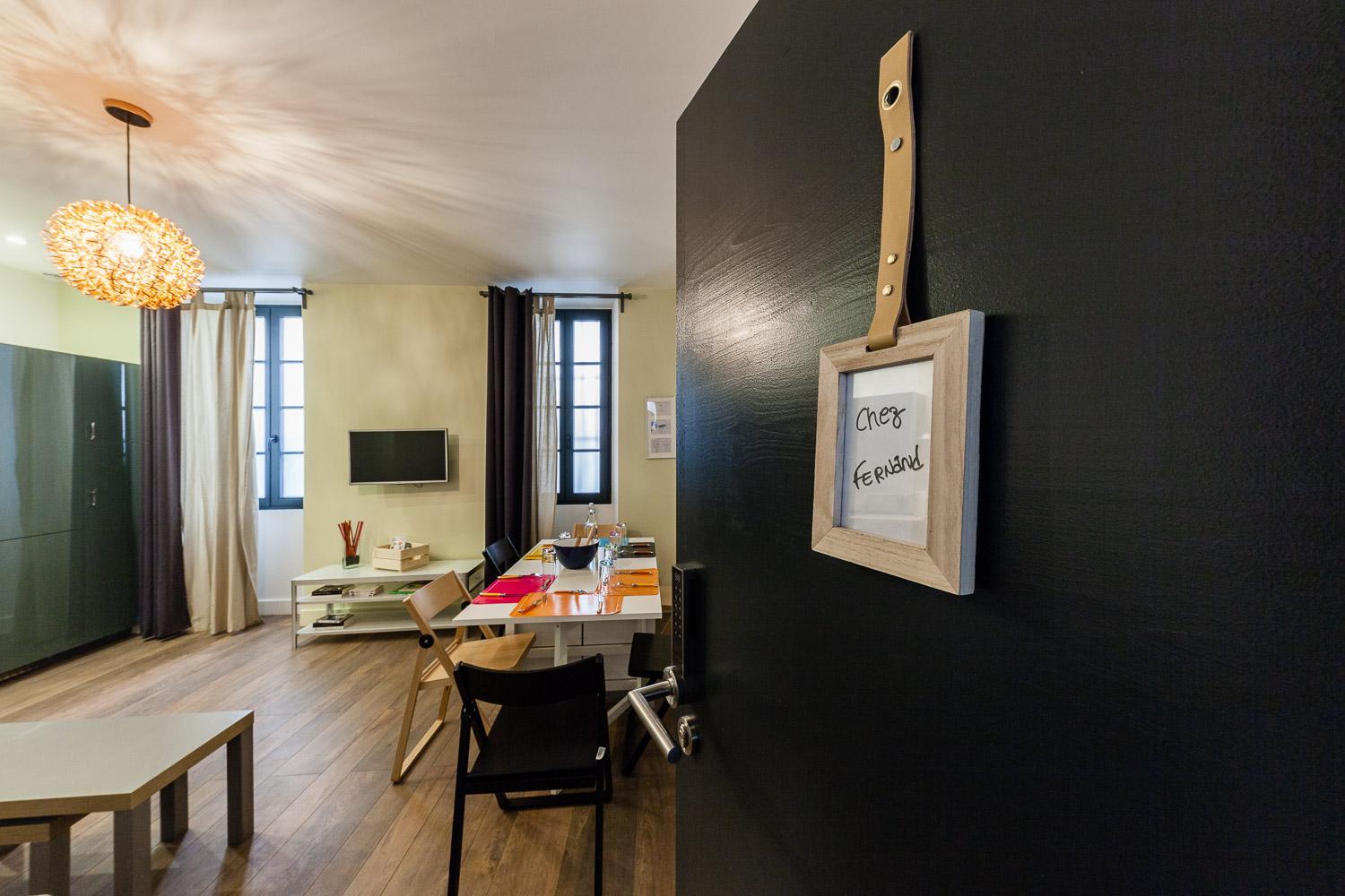 One-Bedroom Apartment - Fernand