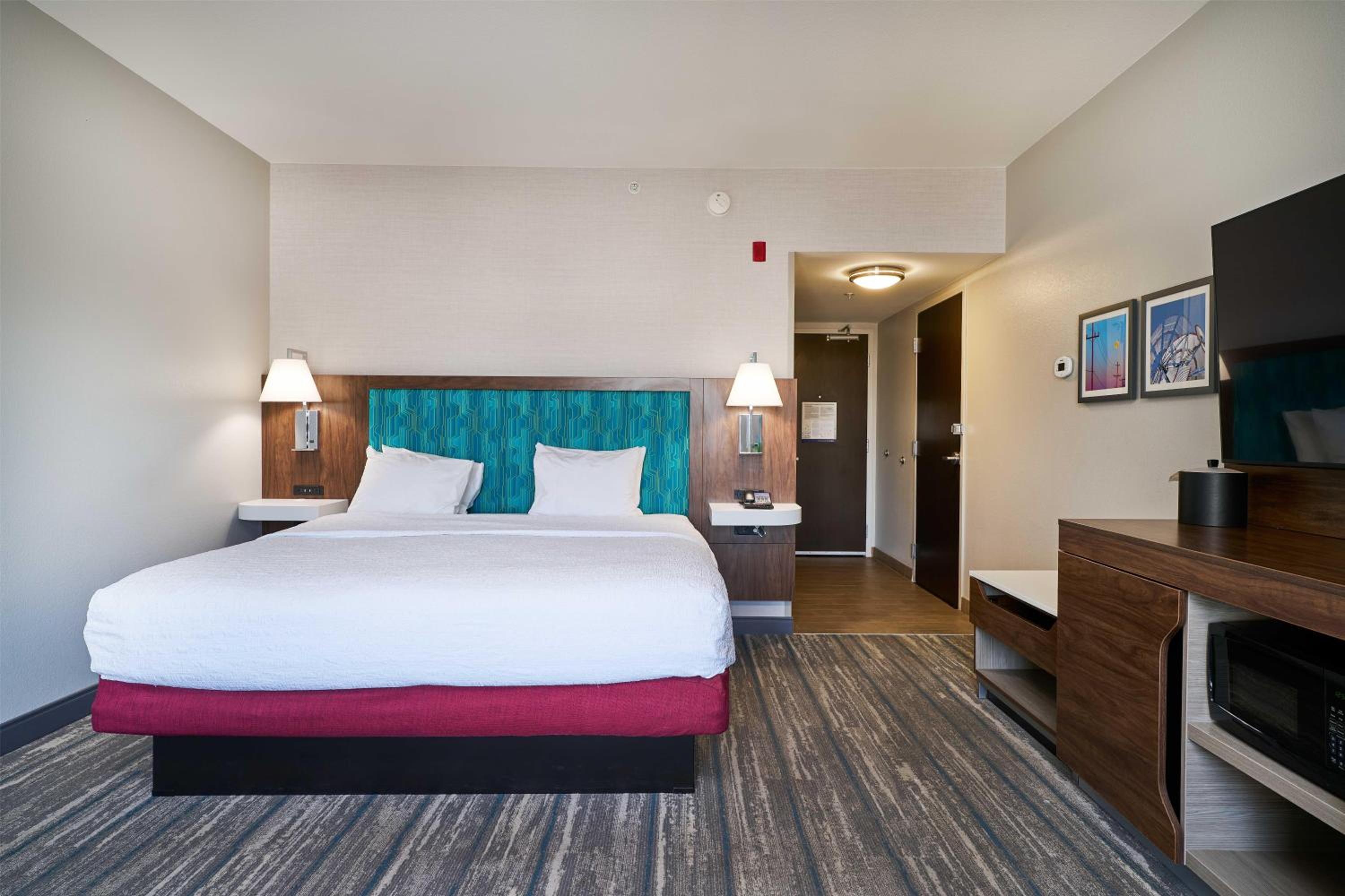 King Room - Hearing Access/Non-Smoking