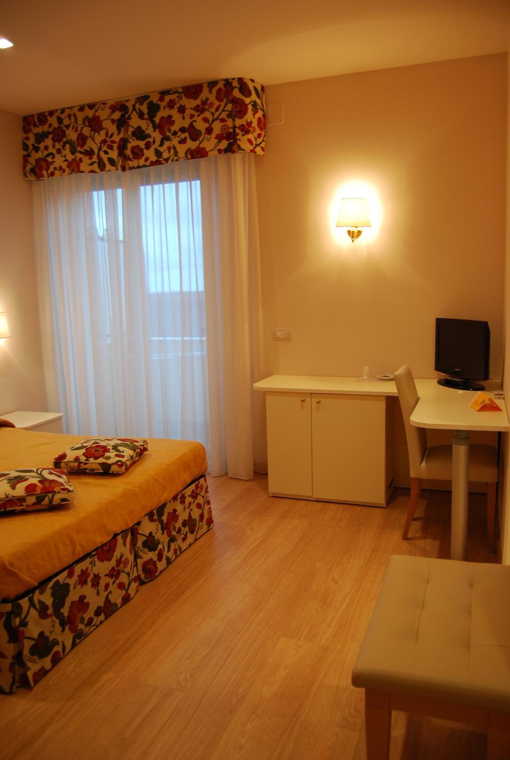 Triple Room with Balcony photo 1