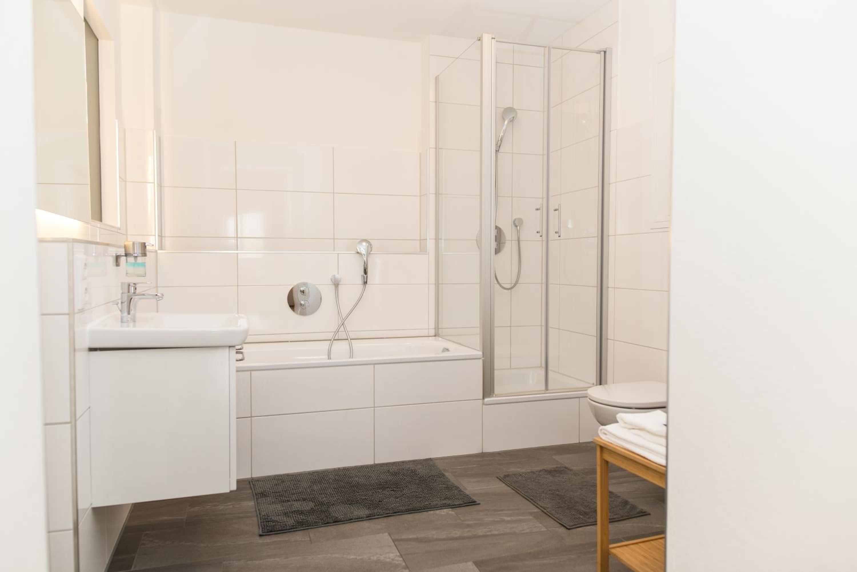 Studio Apartment - Photo 8