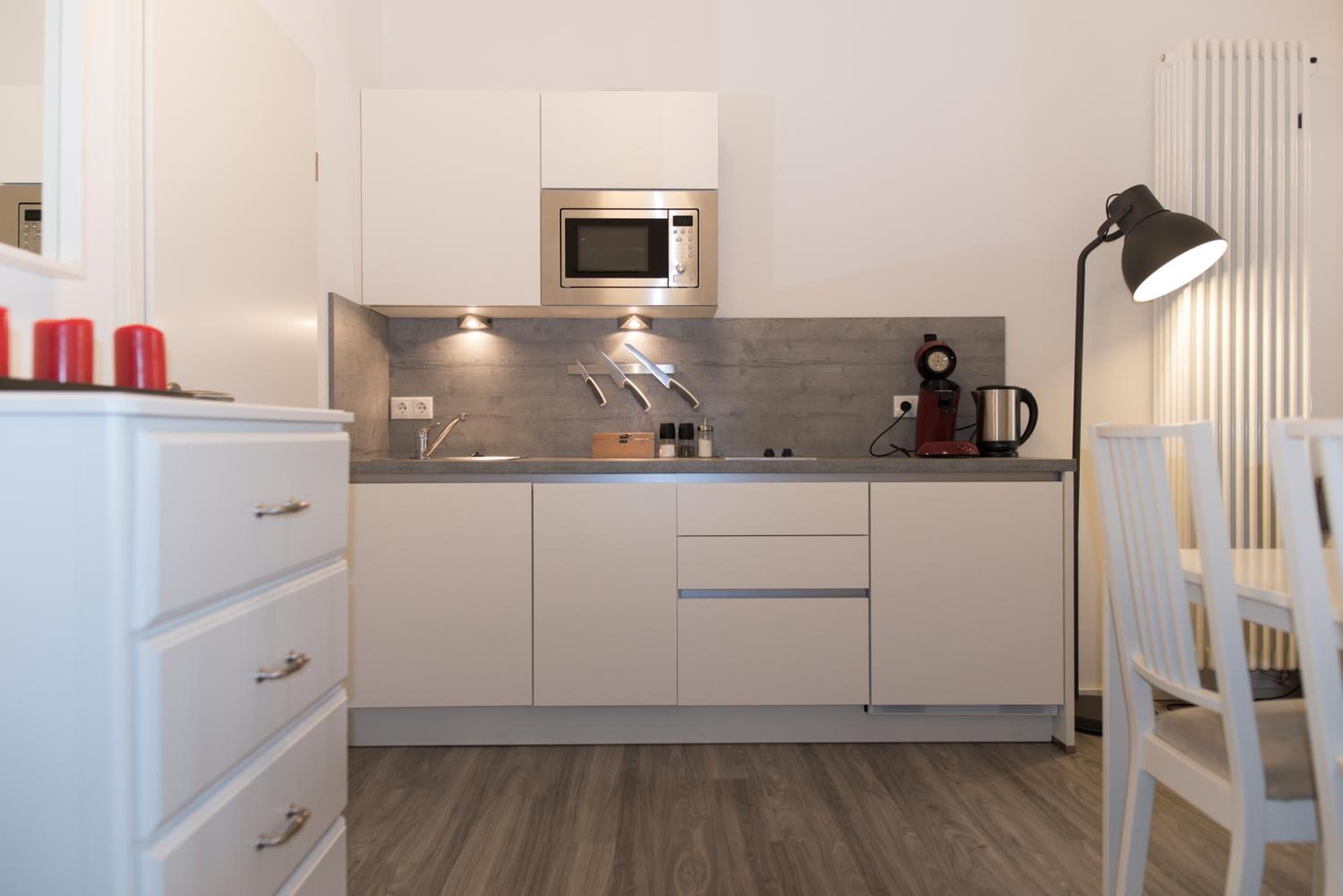Studio Apartment - Photo 2