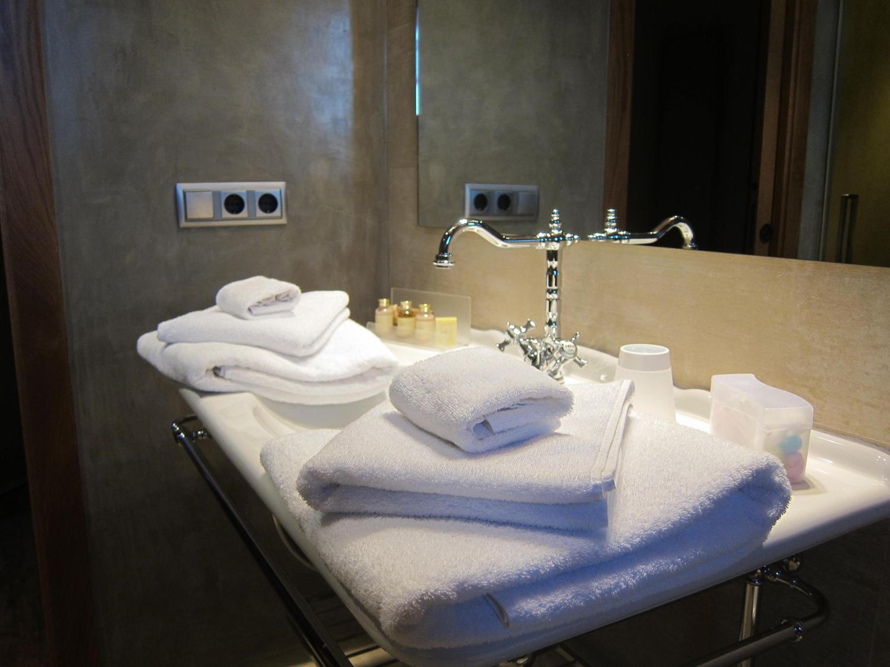 Standard Double or Twin Room photo 2
