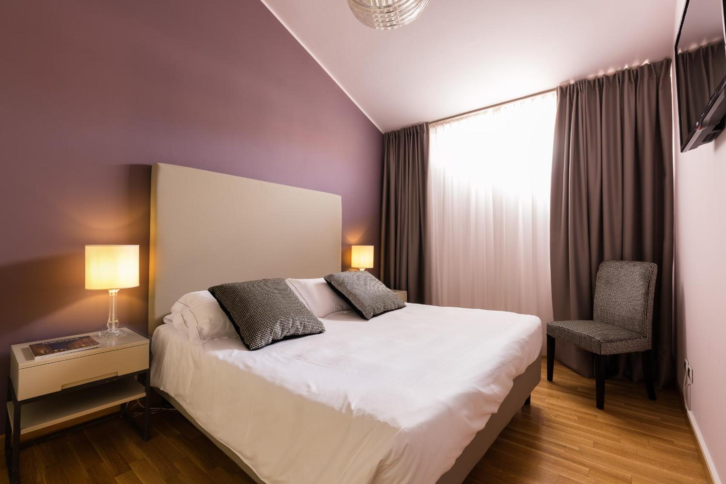 Two-Bedroom Apartment - Separate Building - Photo 2
