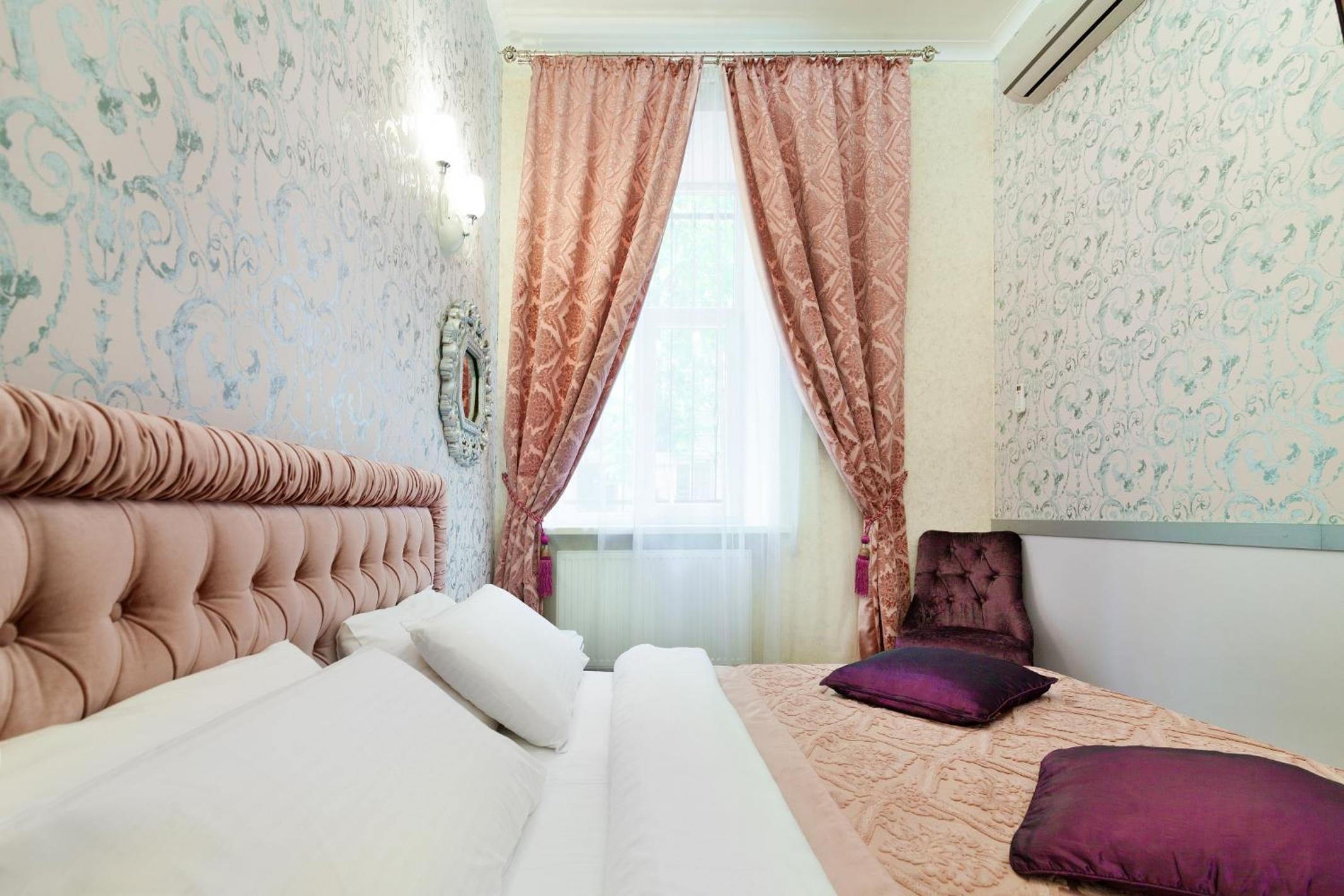 Two-Bedroom Apartment - Gogolya Street