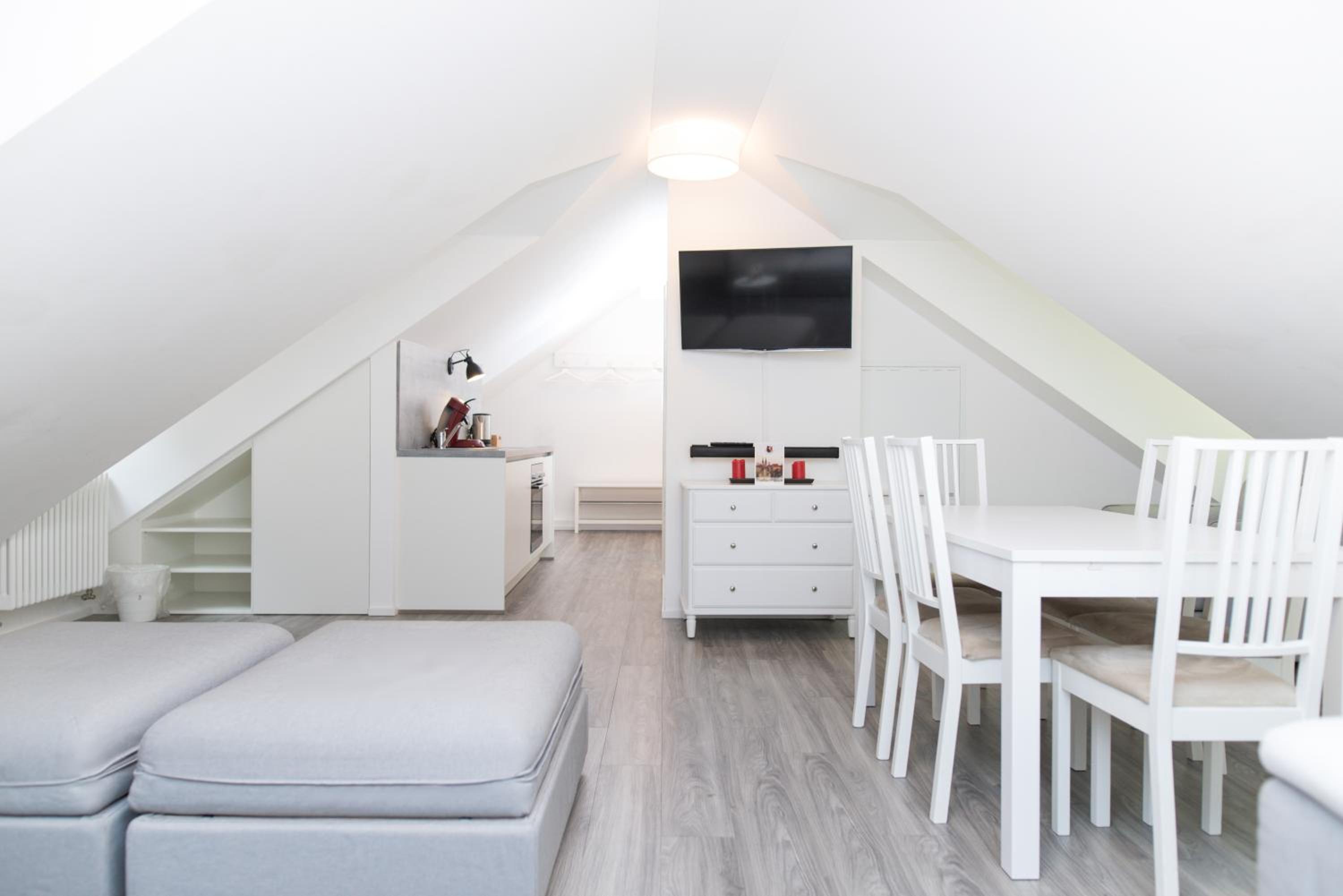 Loft - Photo 1