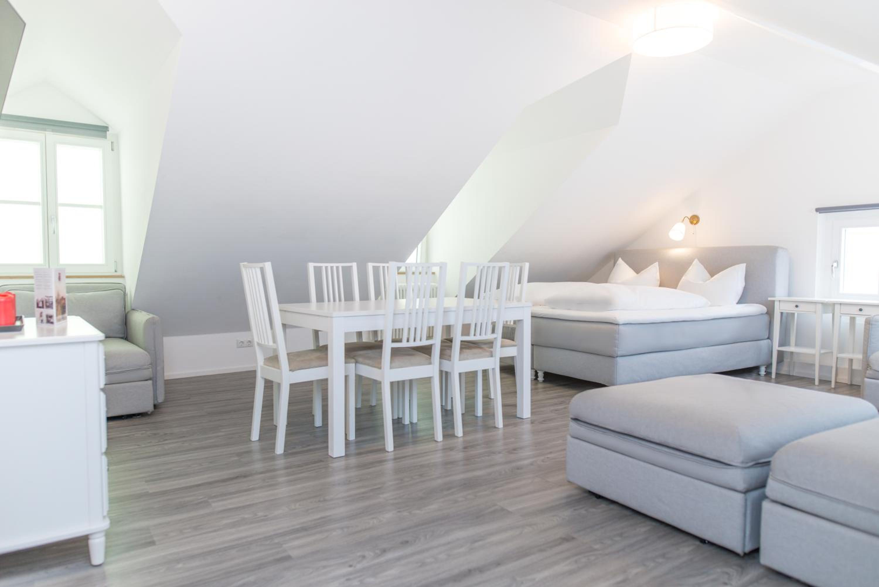 Loft - Photo 2