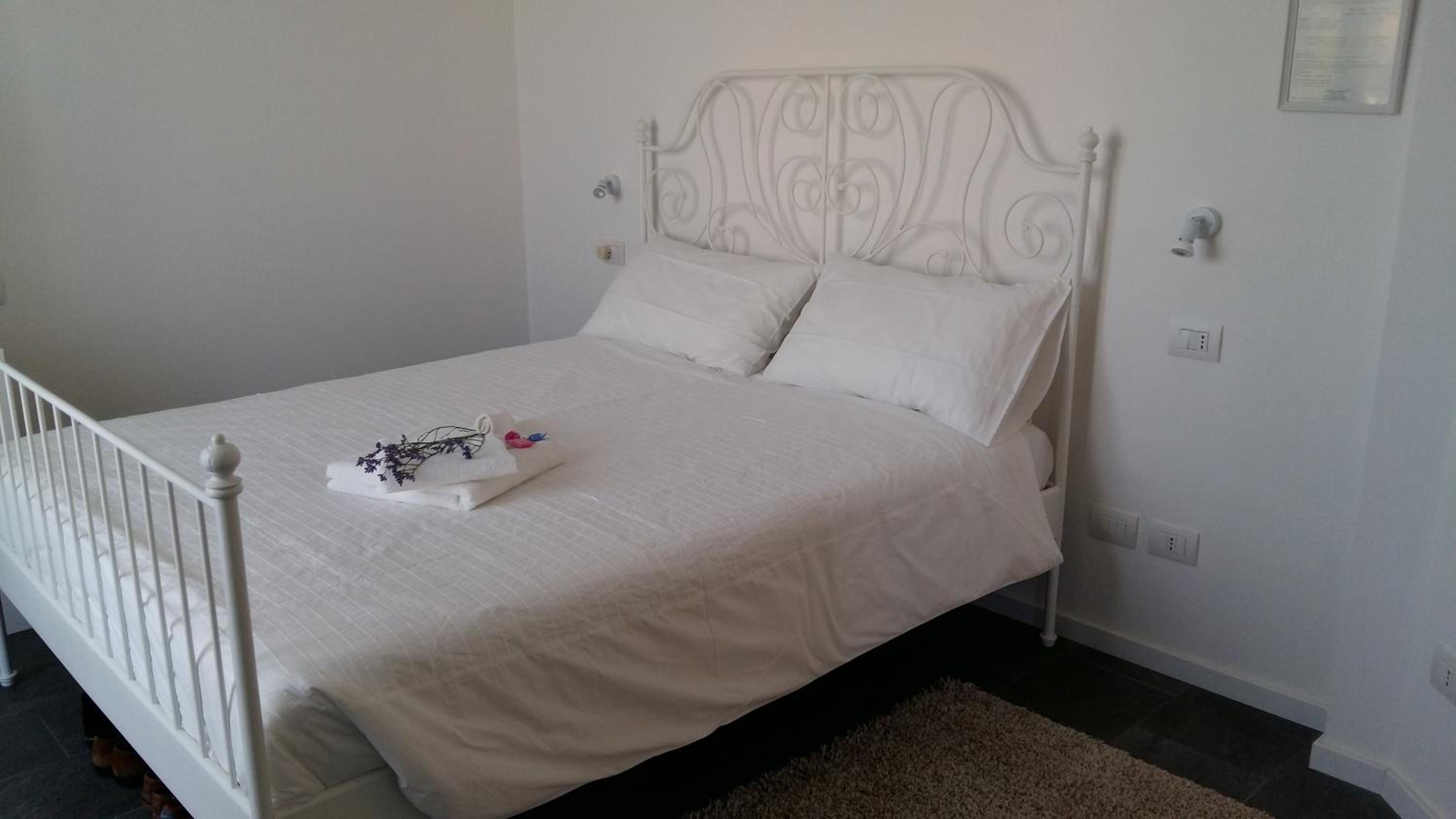 Double Room with Private Bathroom photo 1