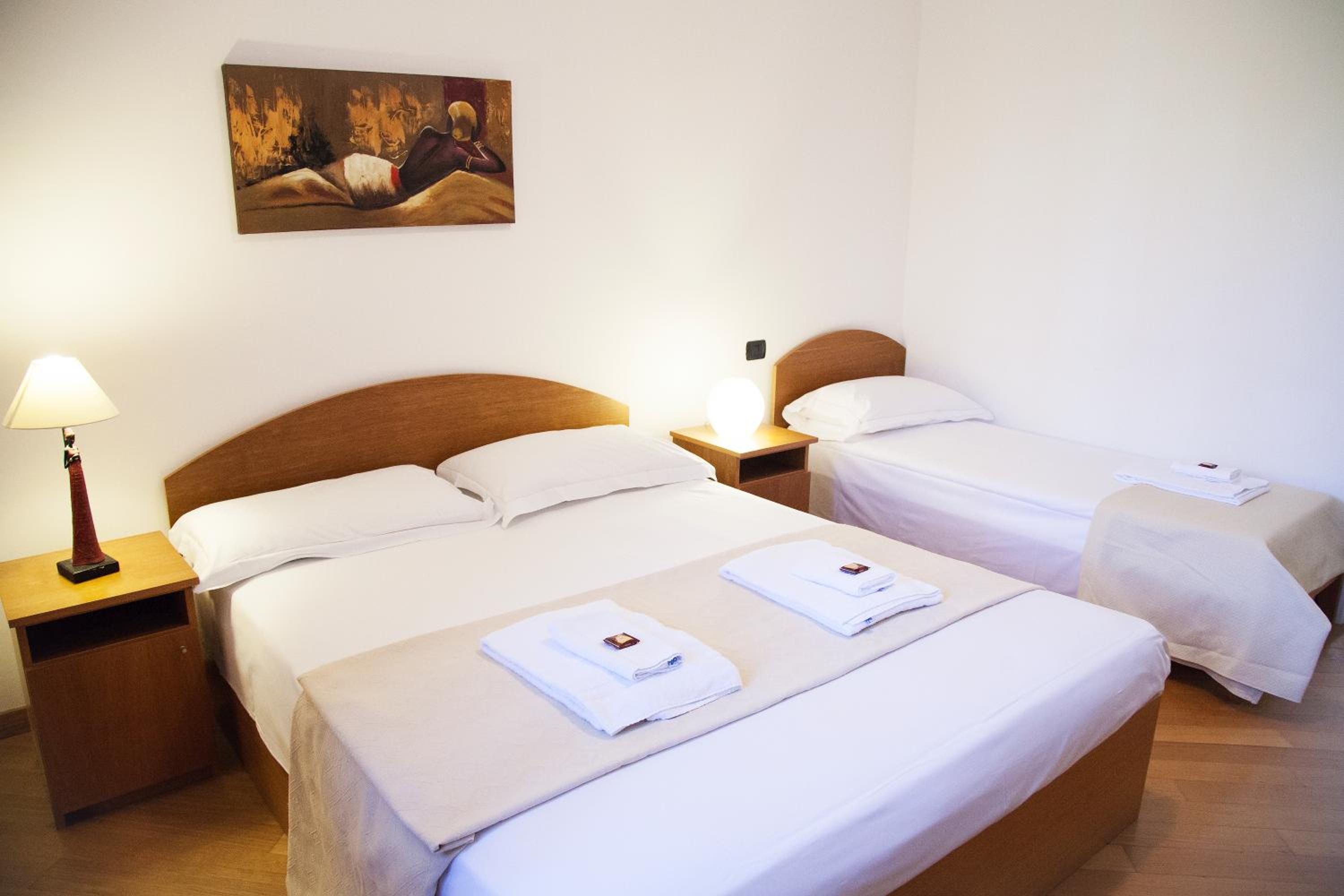 Triple Room with Private External Bathroom photo 1