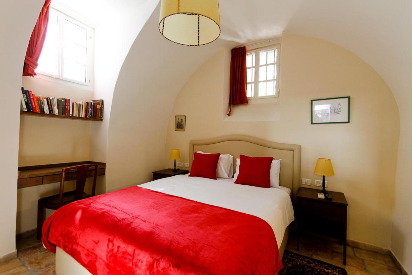 Queen Suite photo 2