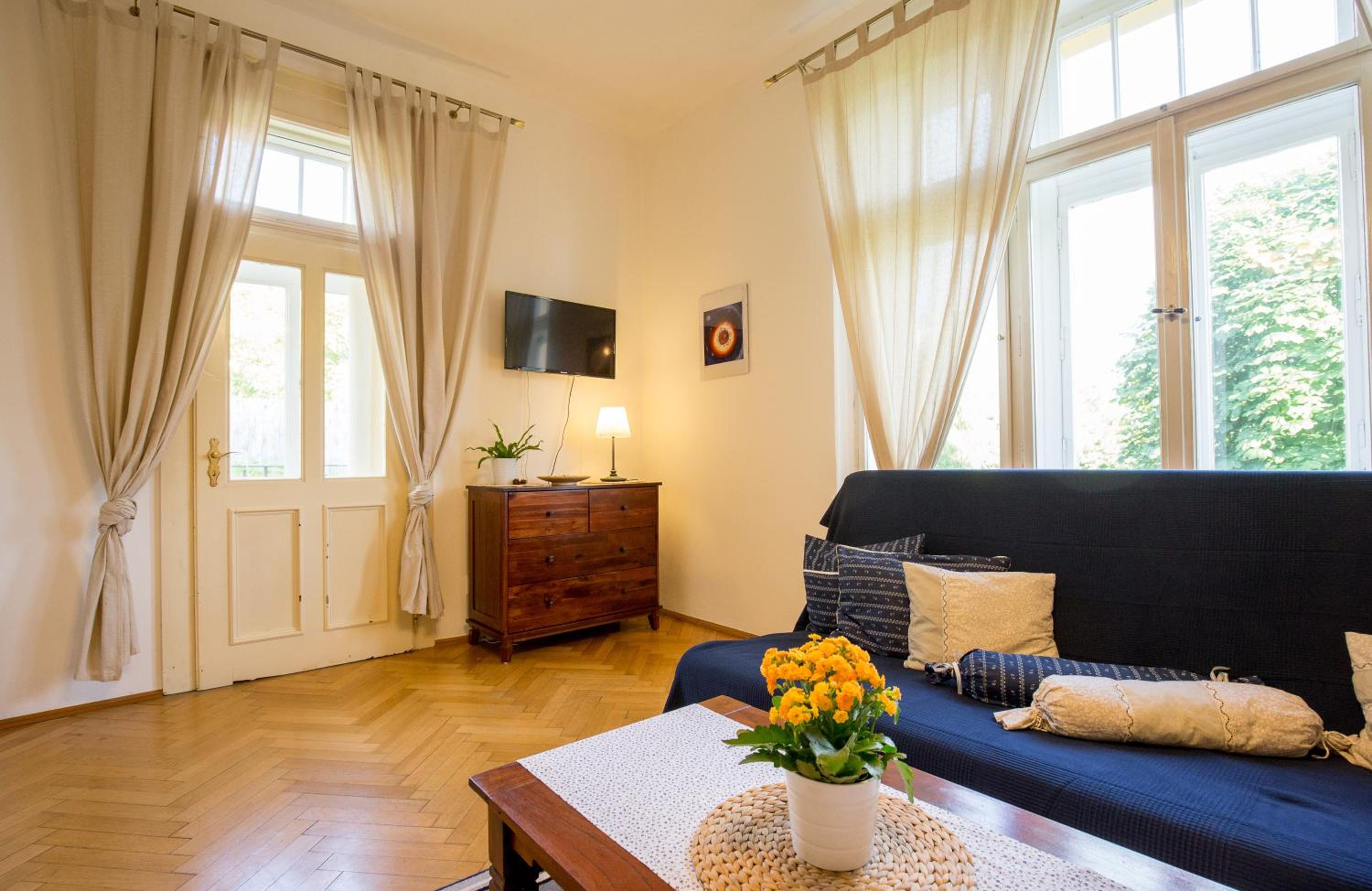 Apartment with Balcony photo 1