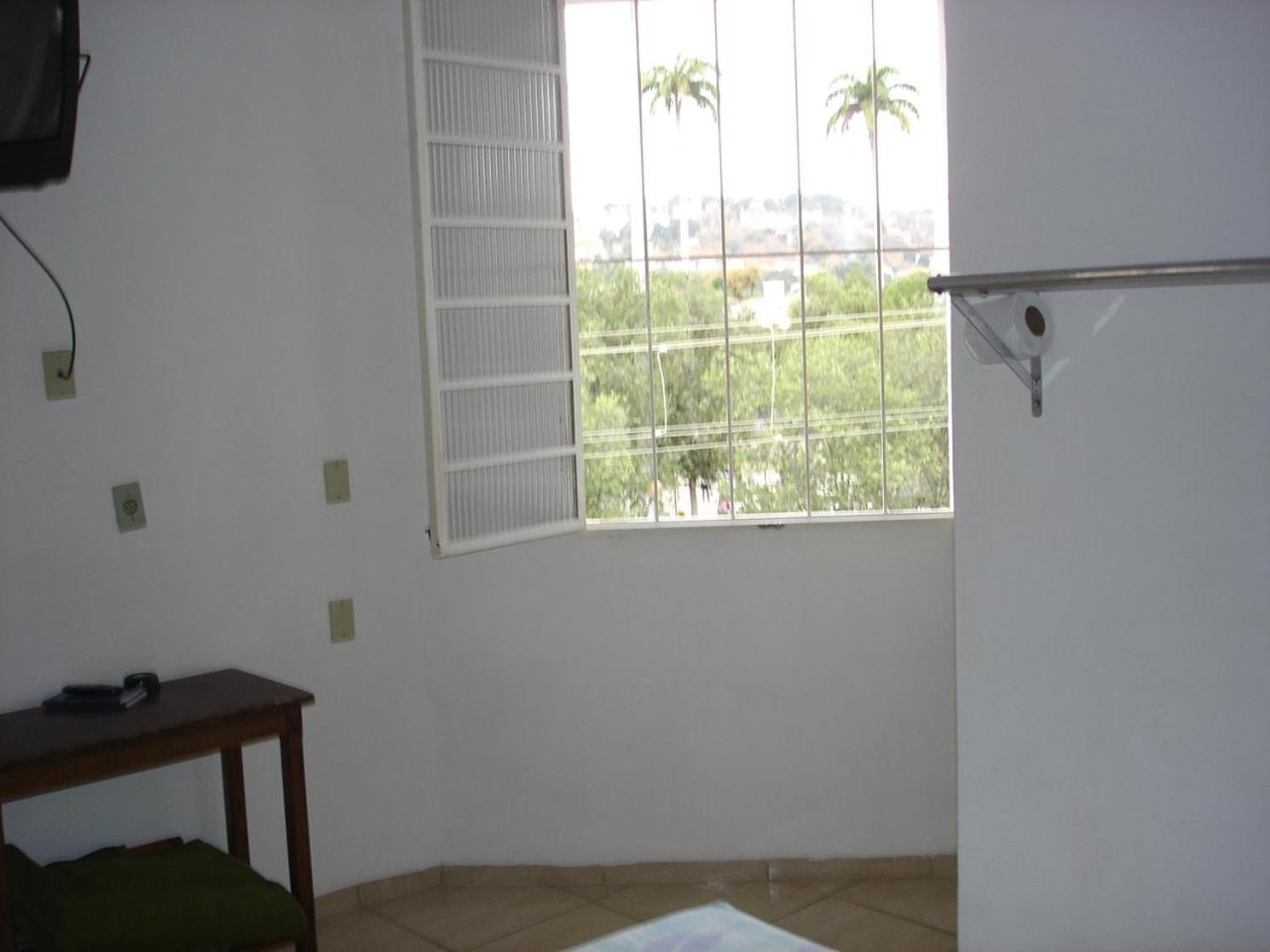 Economy Twin Room photo 2