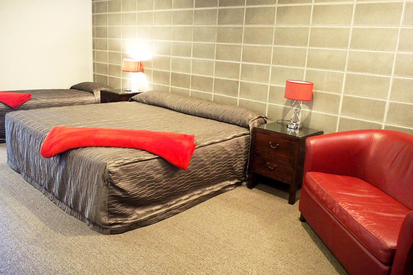 Studio with Spa Bath - Photo 1