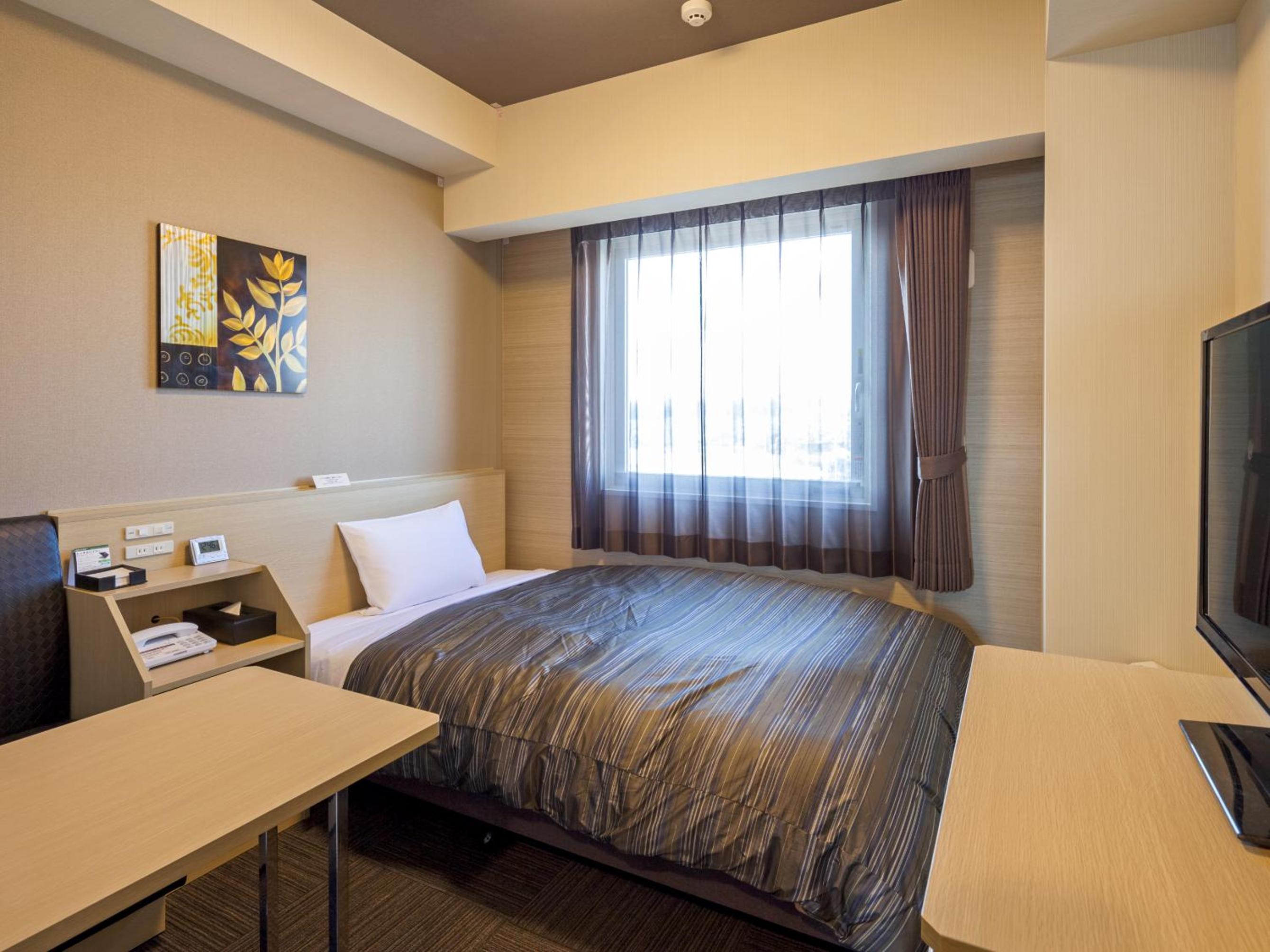 Single Room - Smoking photo 2