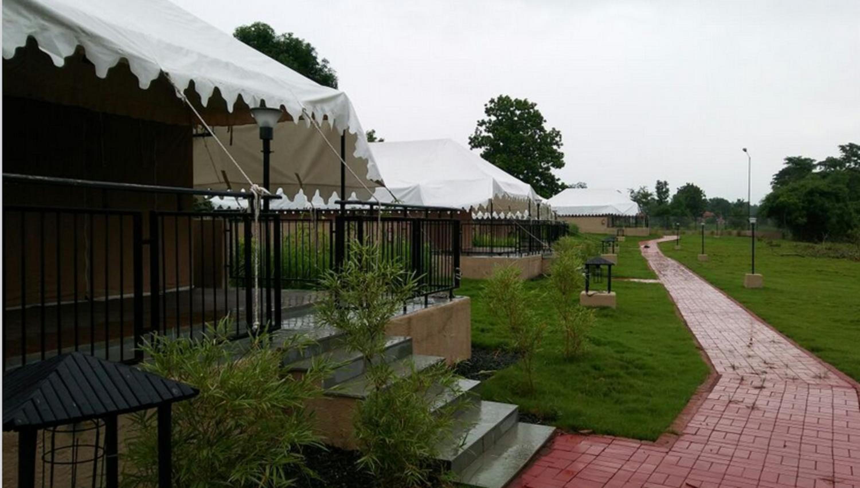 Classic Tent with Sitout photo 3
