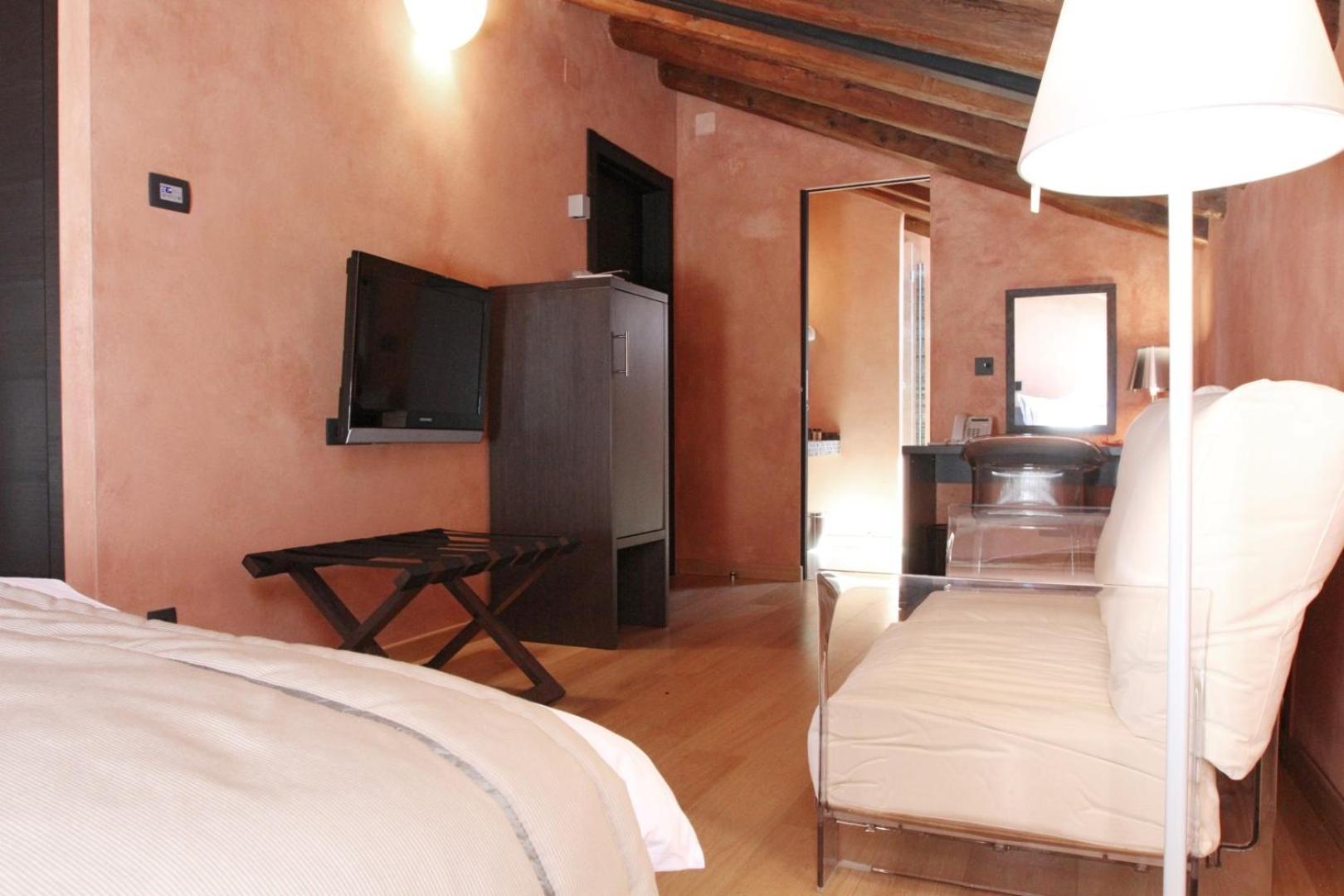 Standard Double Room photo 2