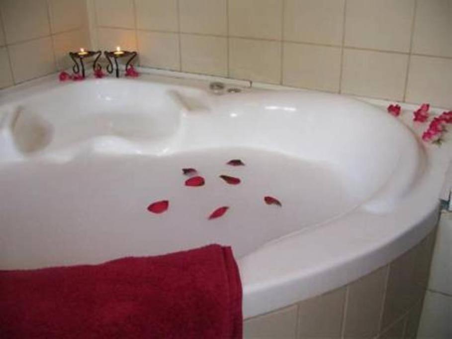 Suite with Spa Bath photo 1