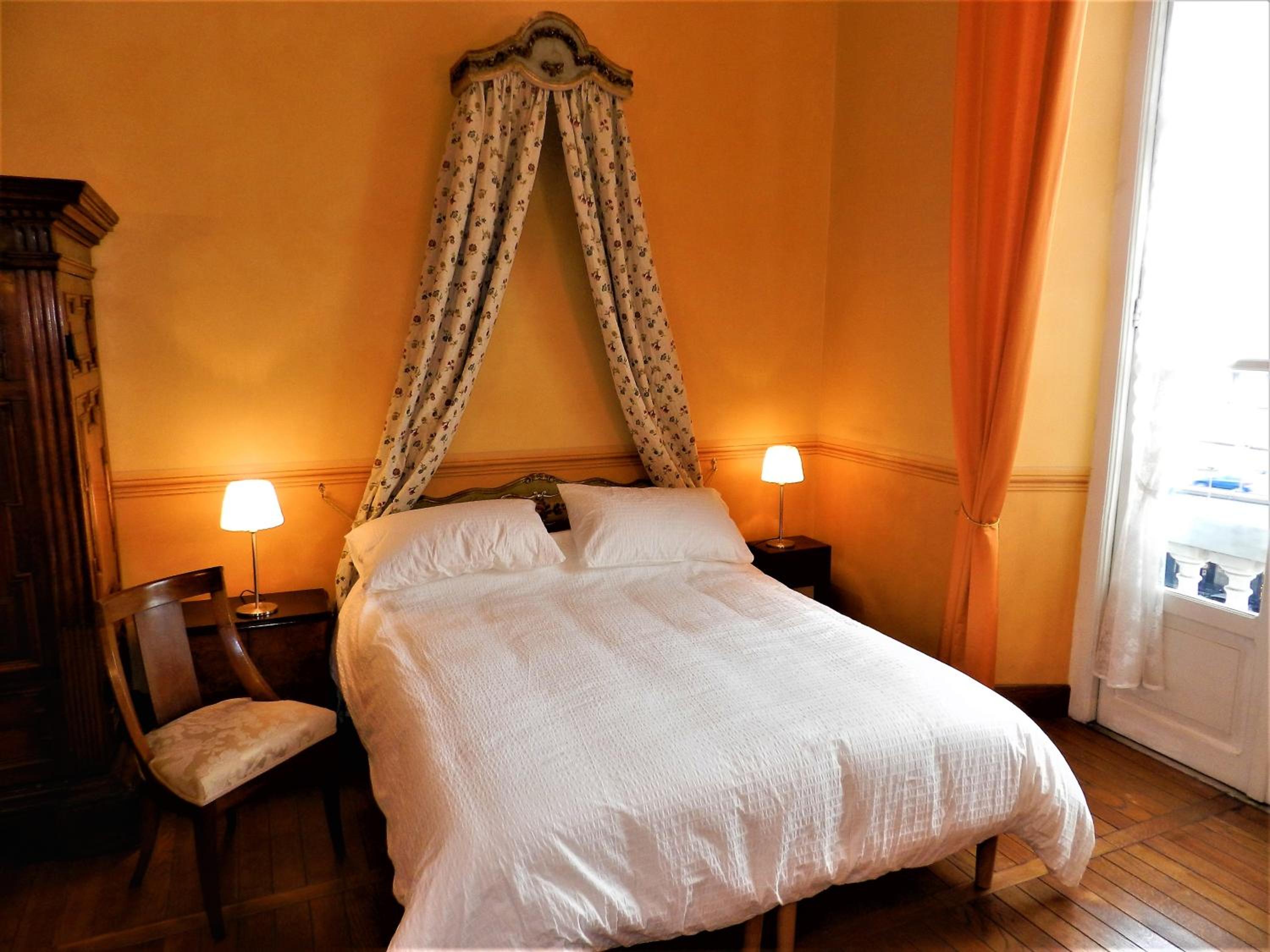 Double Room with Private External Bathroom photo 2
