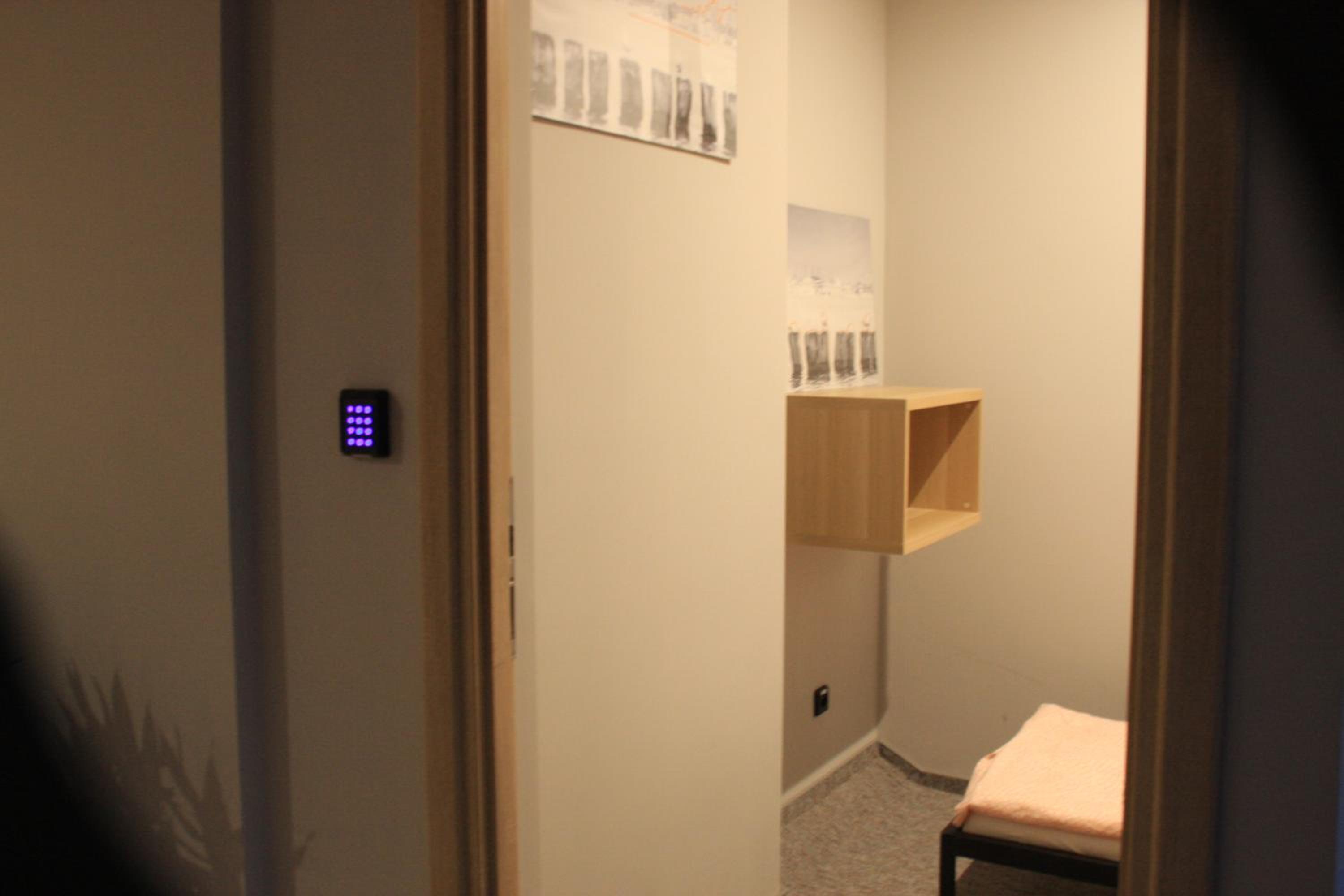 Small Single Room photo 3