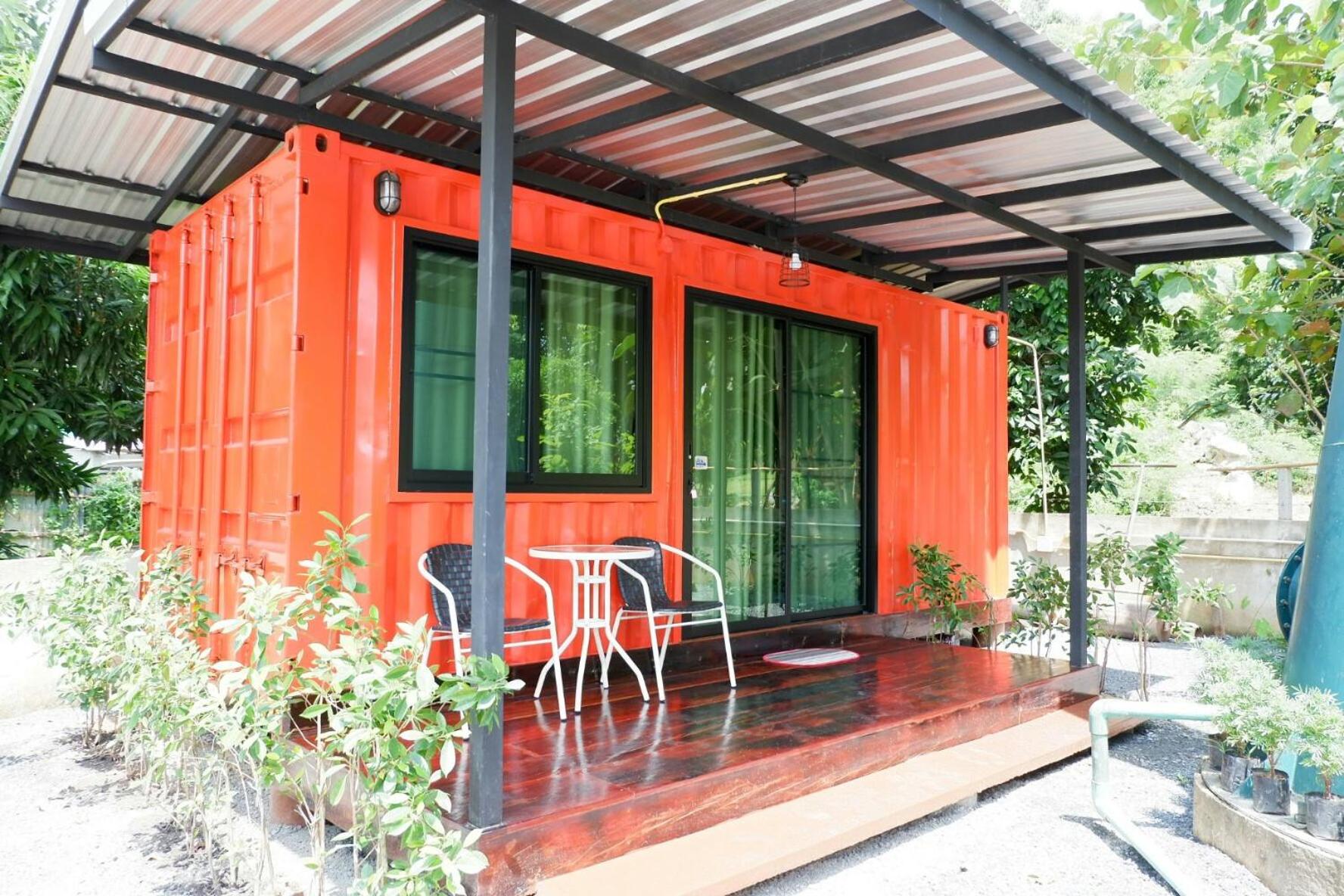 Cottage with Garden View - Photo 2