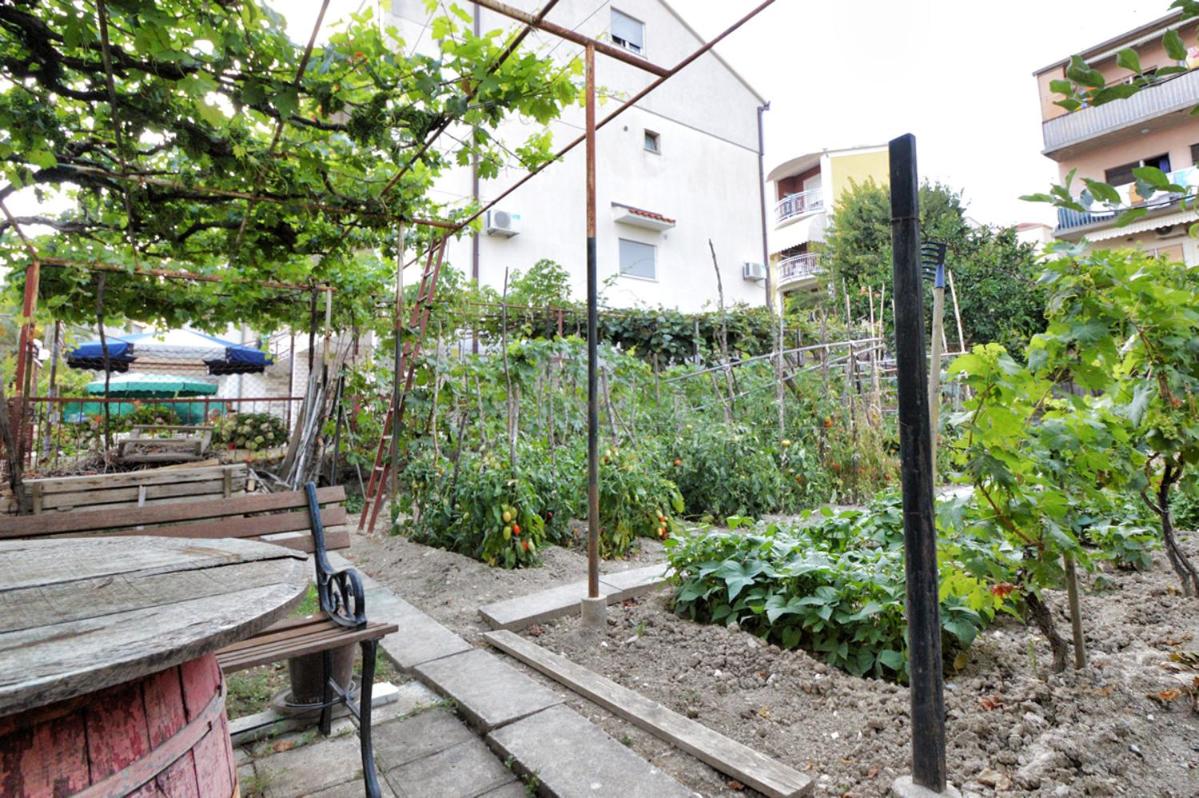 Double Room with Garden View - Photo 17