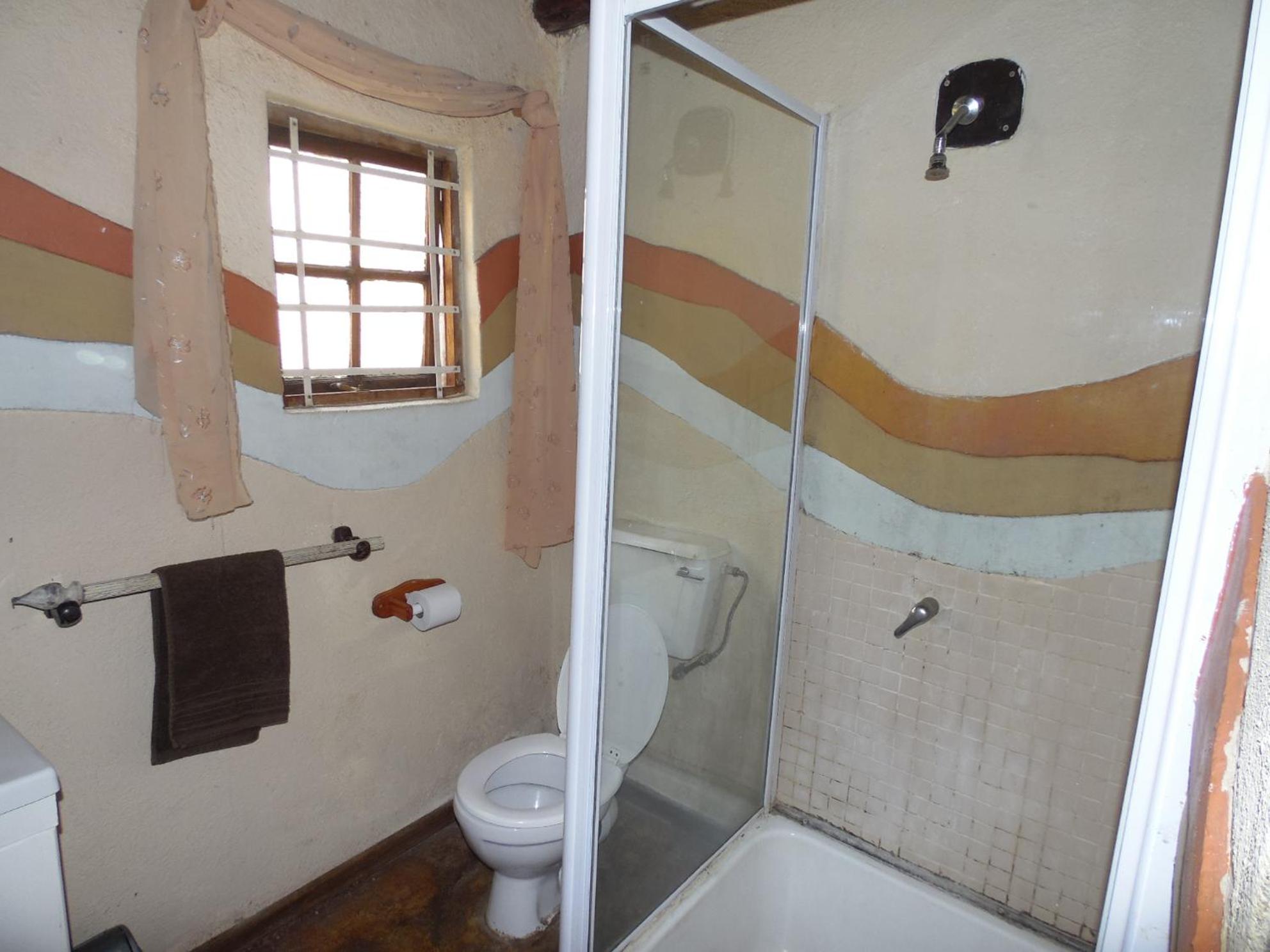 Three-Bedroom Cottage - Photo 5