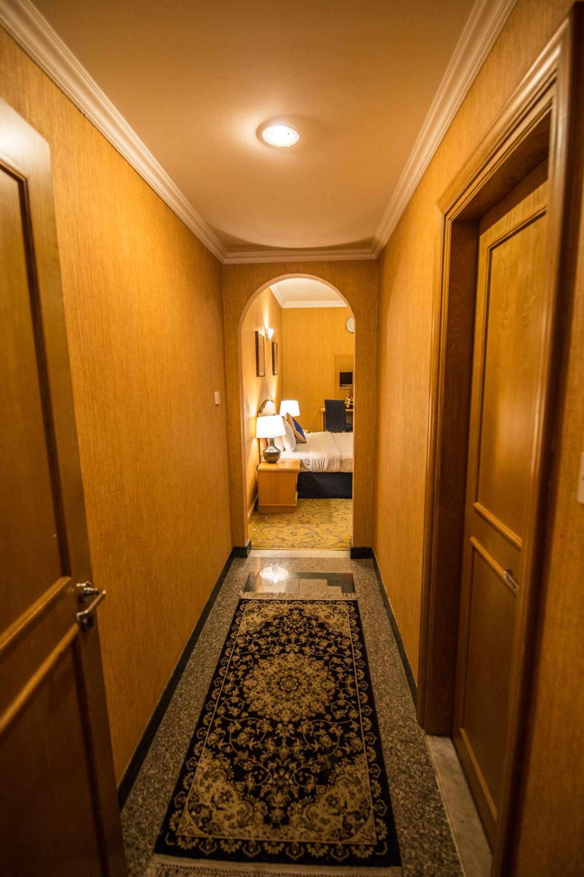 One-Bedroom Apartment photo 3