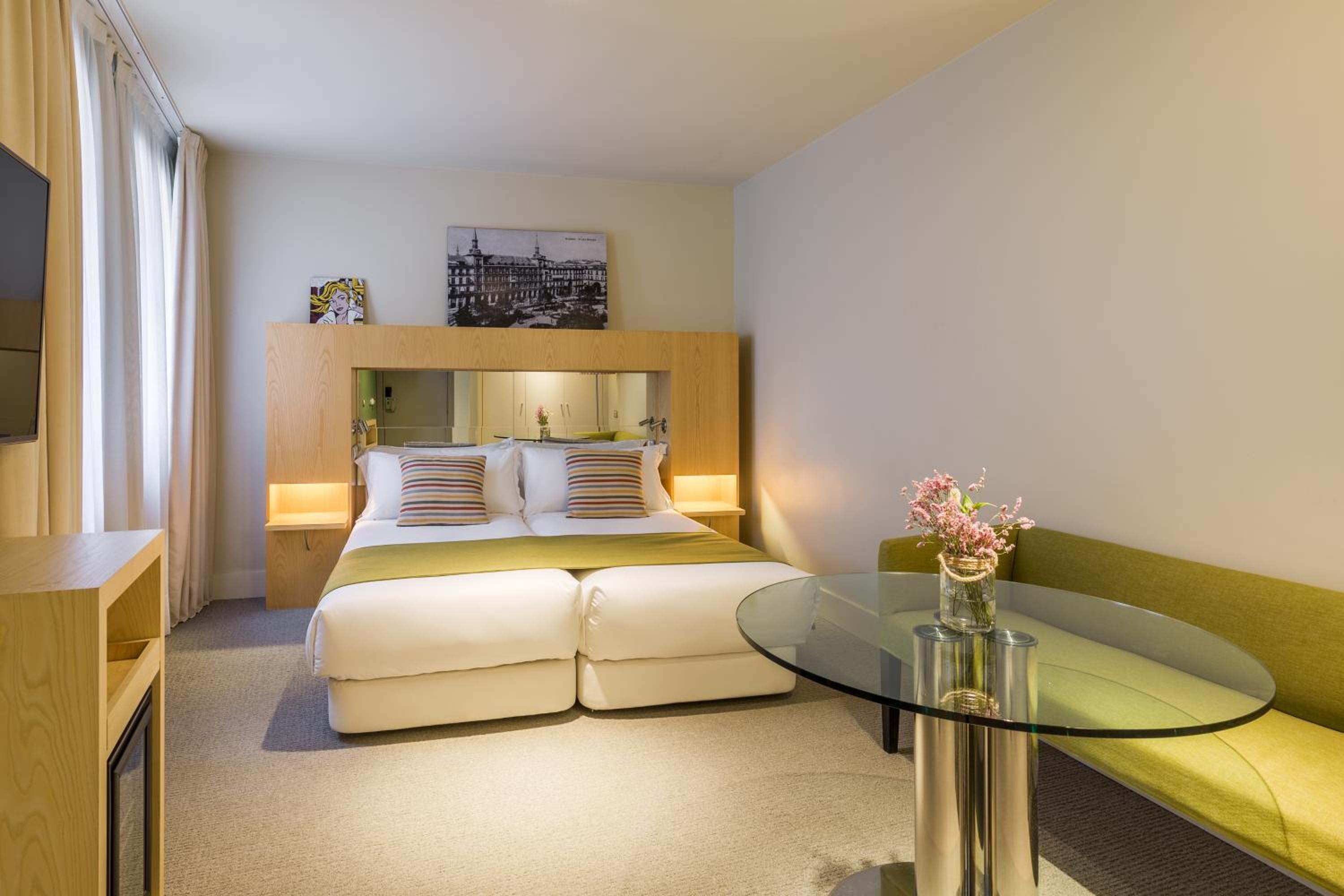 Basic Double Room thumbnail 5