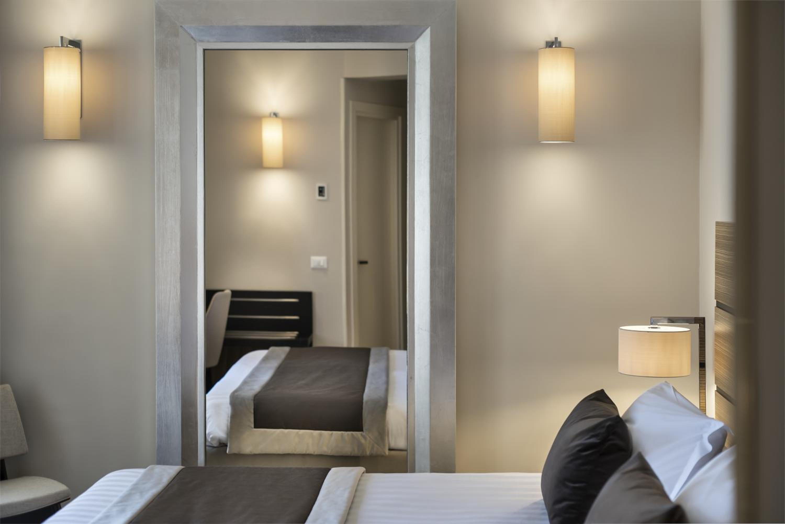 Deluxe Double or Twin Room - Photo 5
