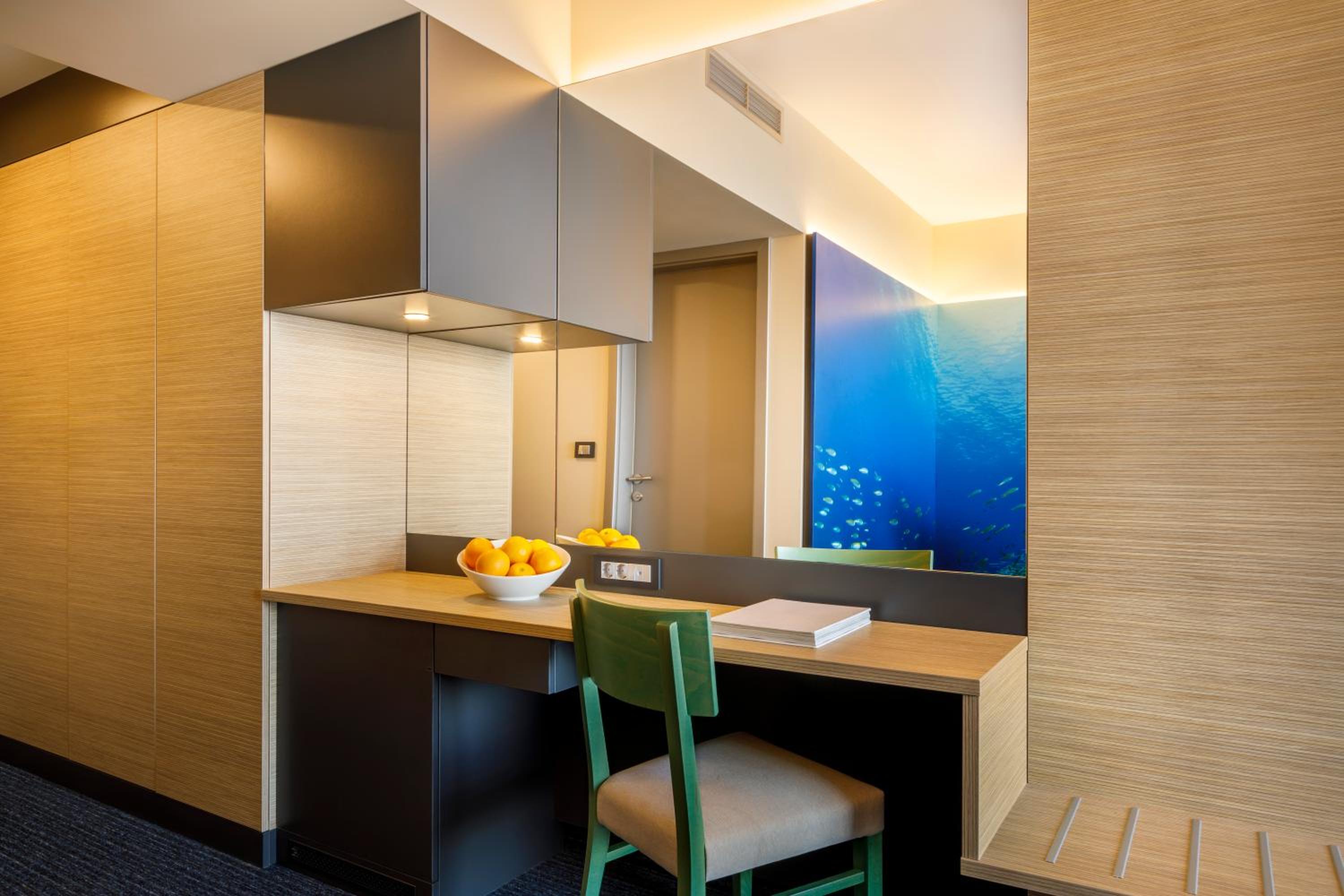 Superior Double or Twin Room with Balcony and Sea View photo 3