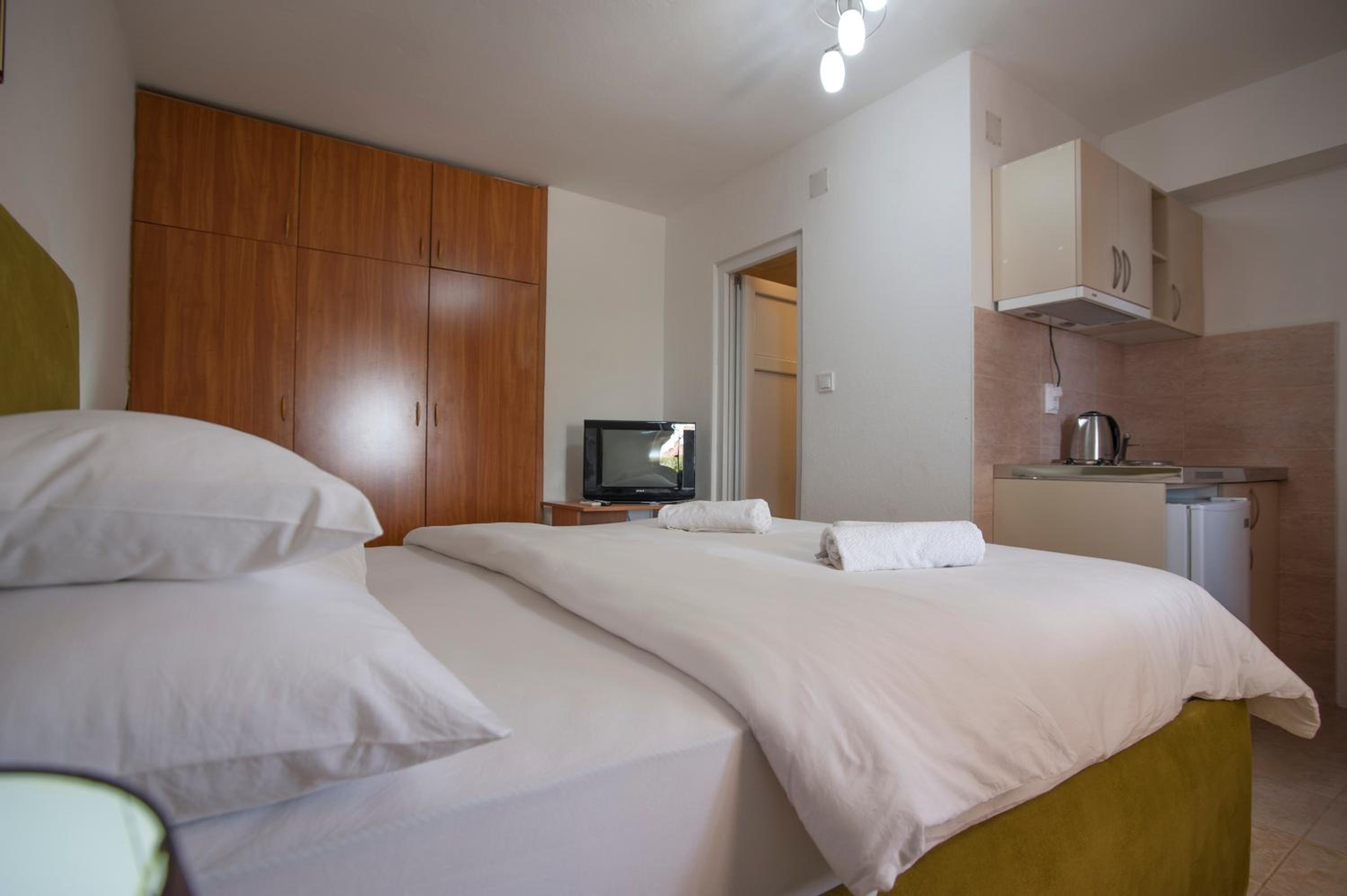 Studio Apartment photo 2
