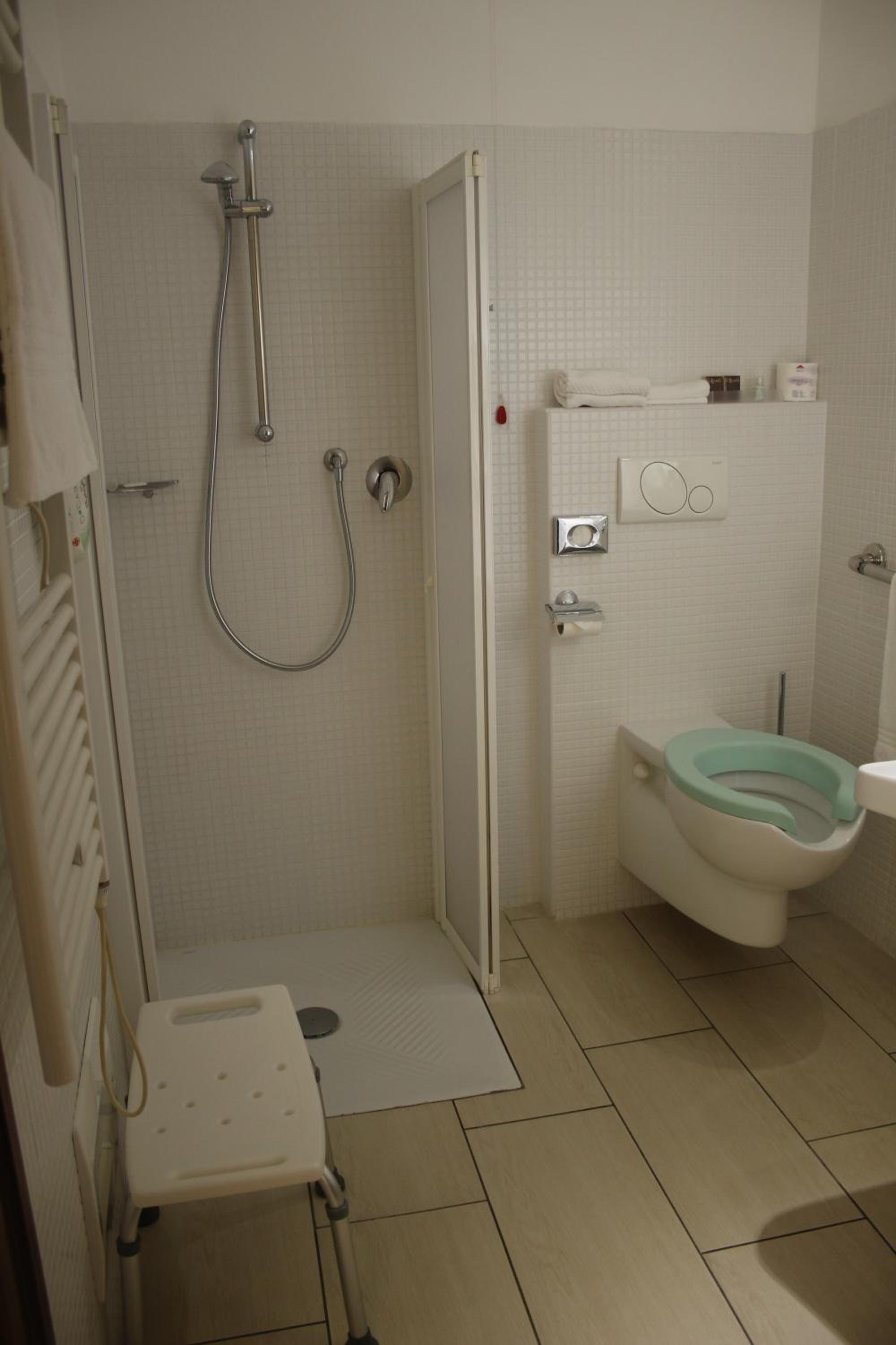 Economy Double Room - Photo 4
