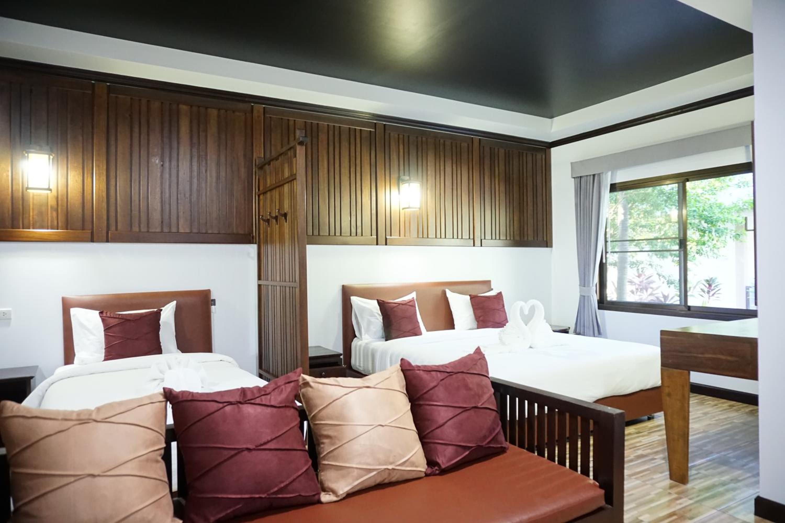 Family Bungalow - Photo 1