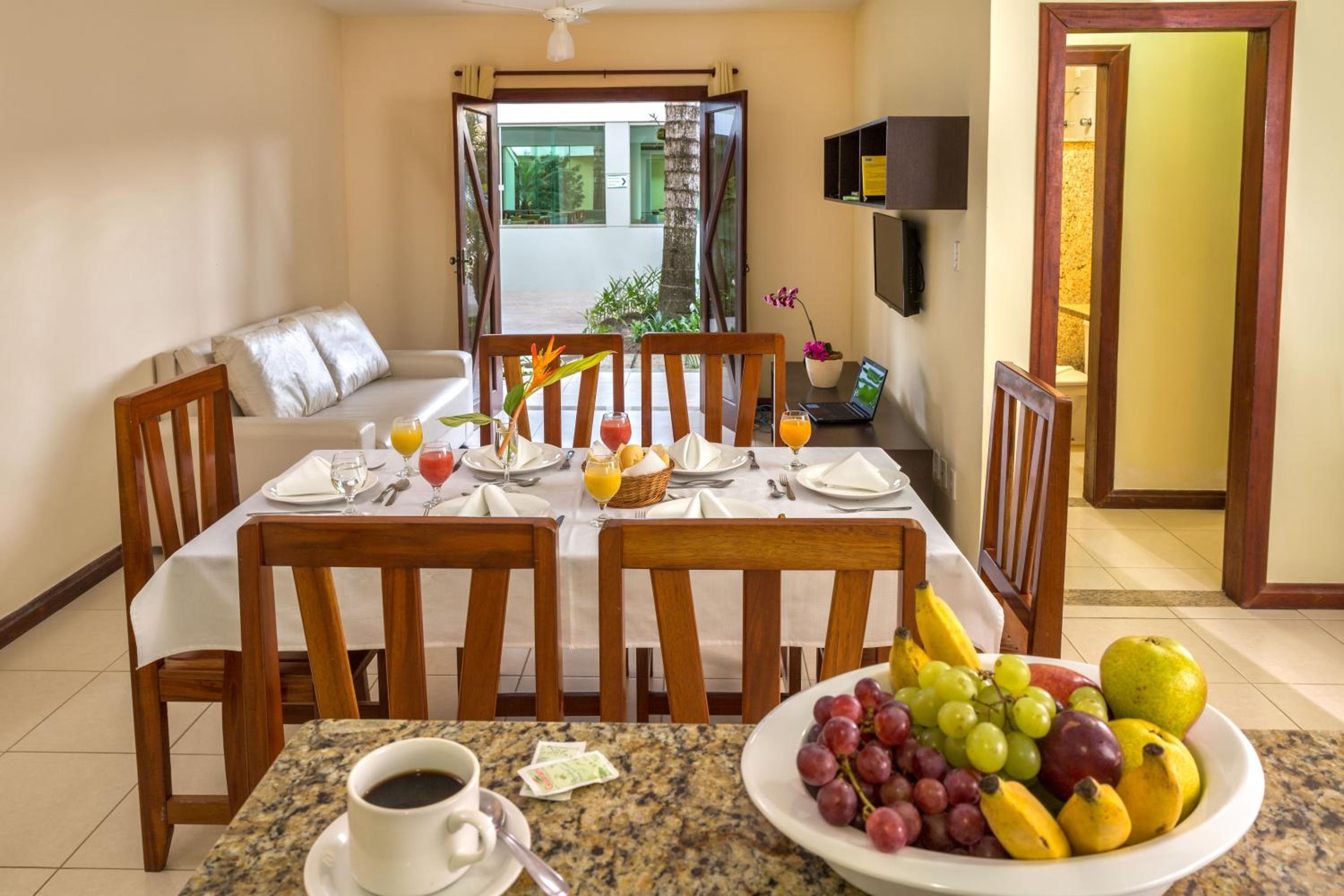 Two-Bedroom Suite (6 Adults) photo 2