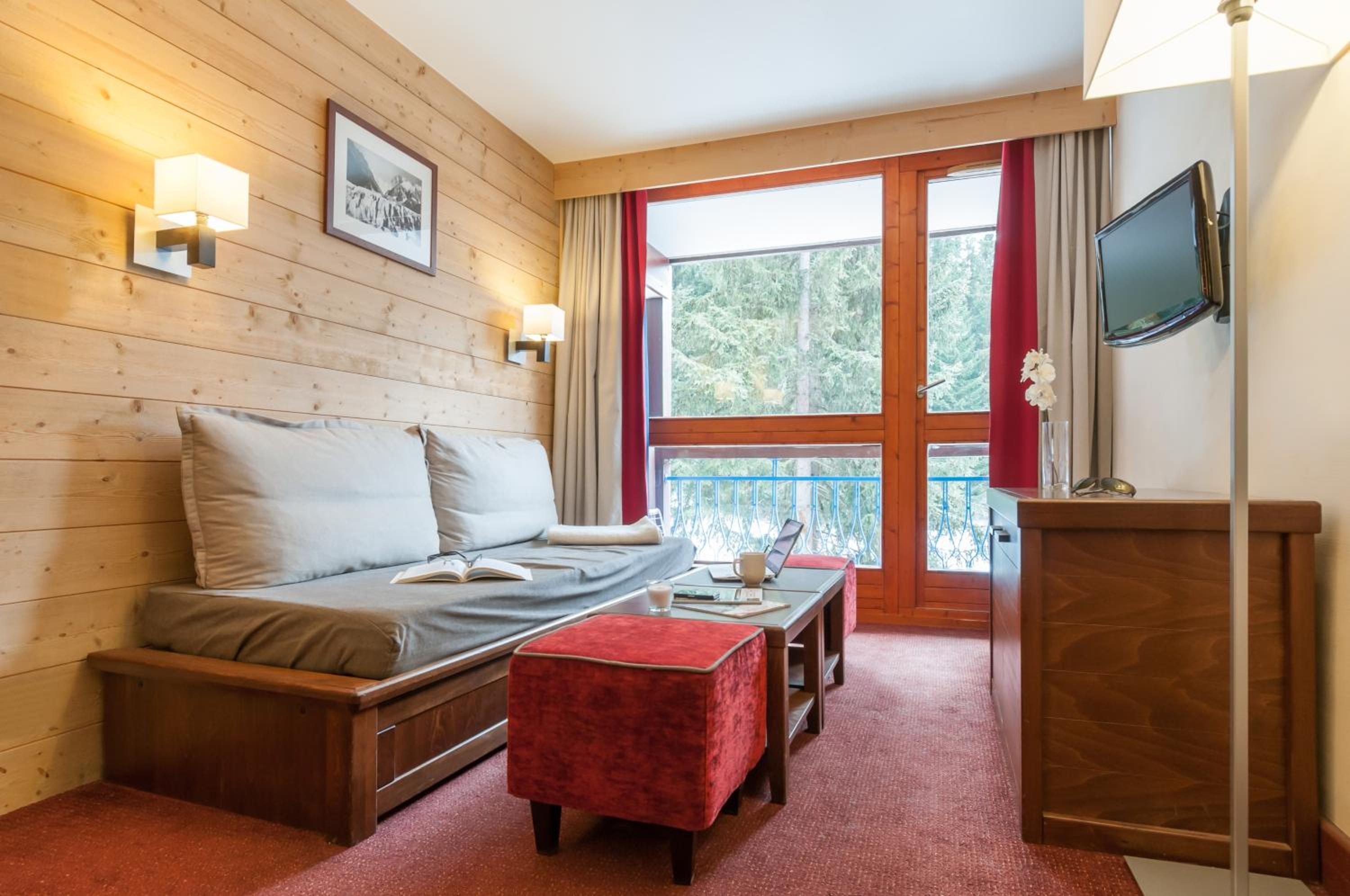 Two-Bedroom Apartment with Balcony (6 People) photo 2