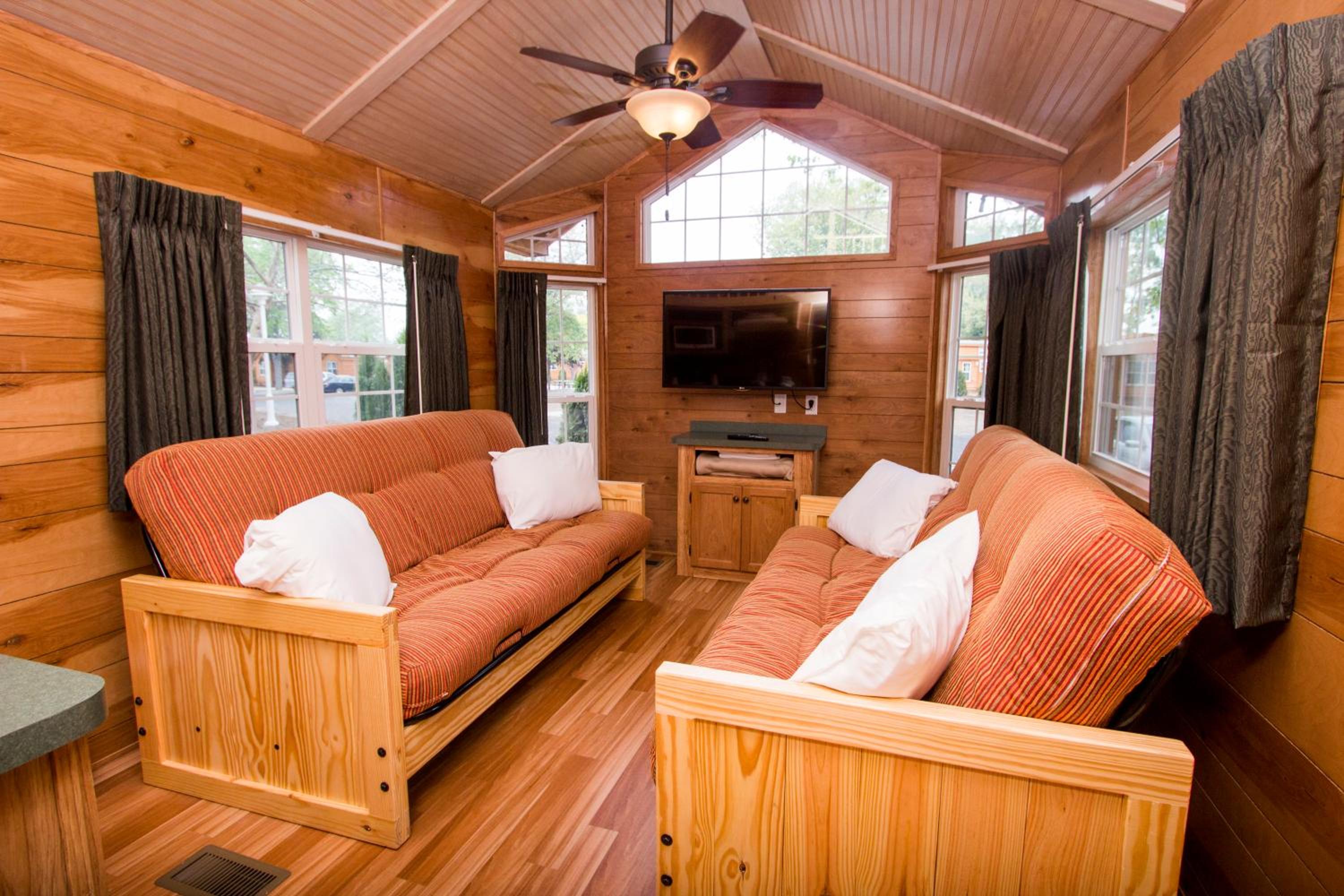 Deluxe Family Room photo 2