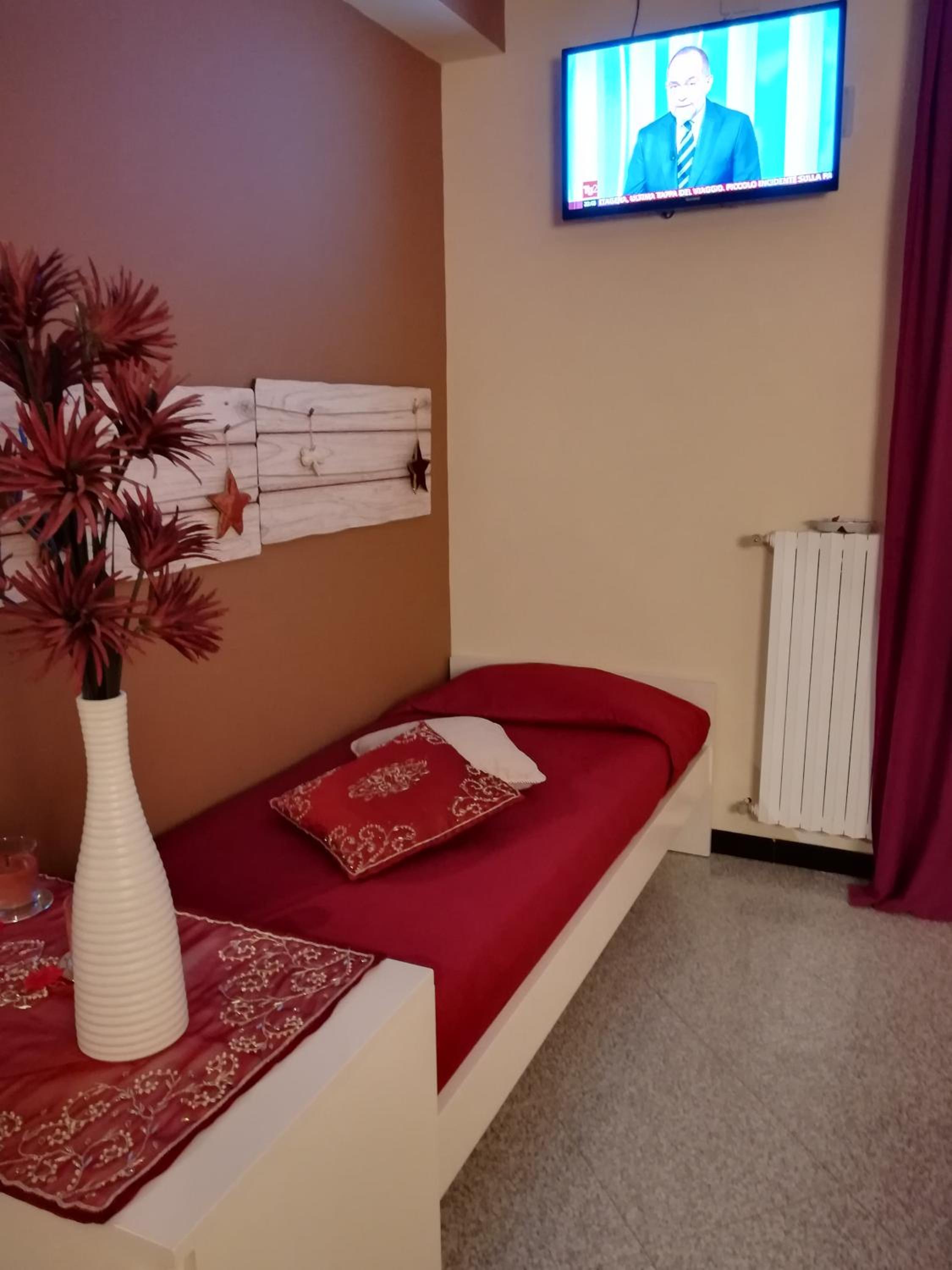Two-Bedroom Apartment - Photo 34