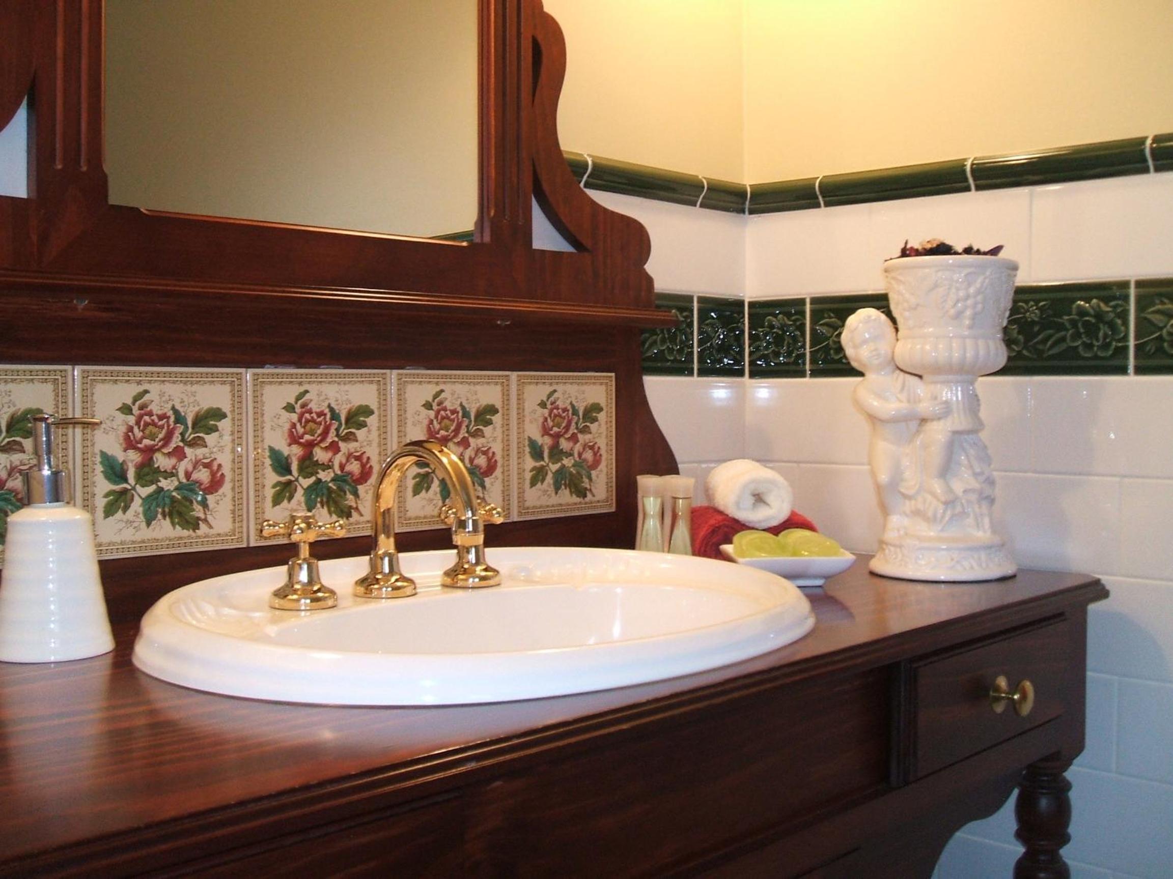 Queen Room with Kitchen photo 3