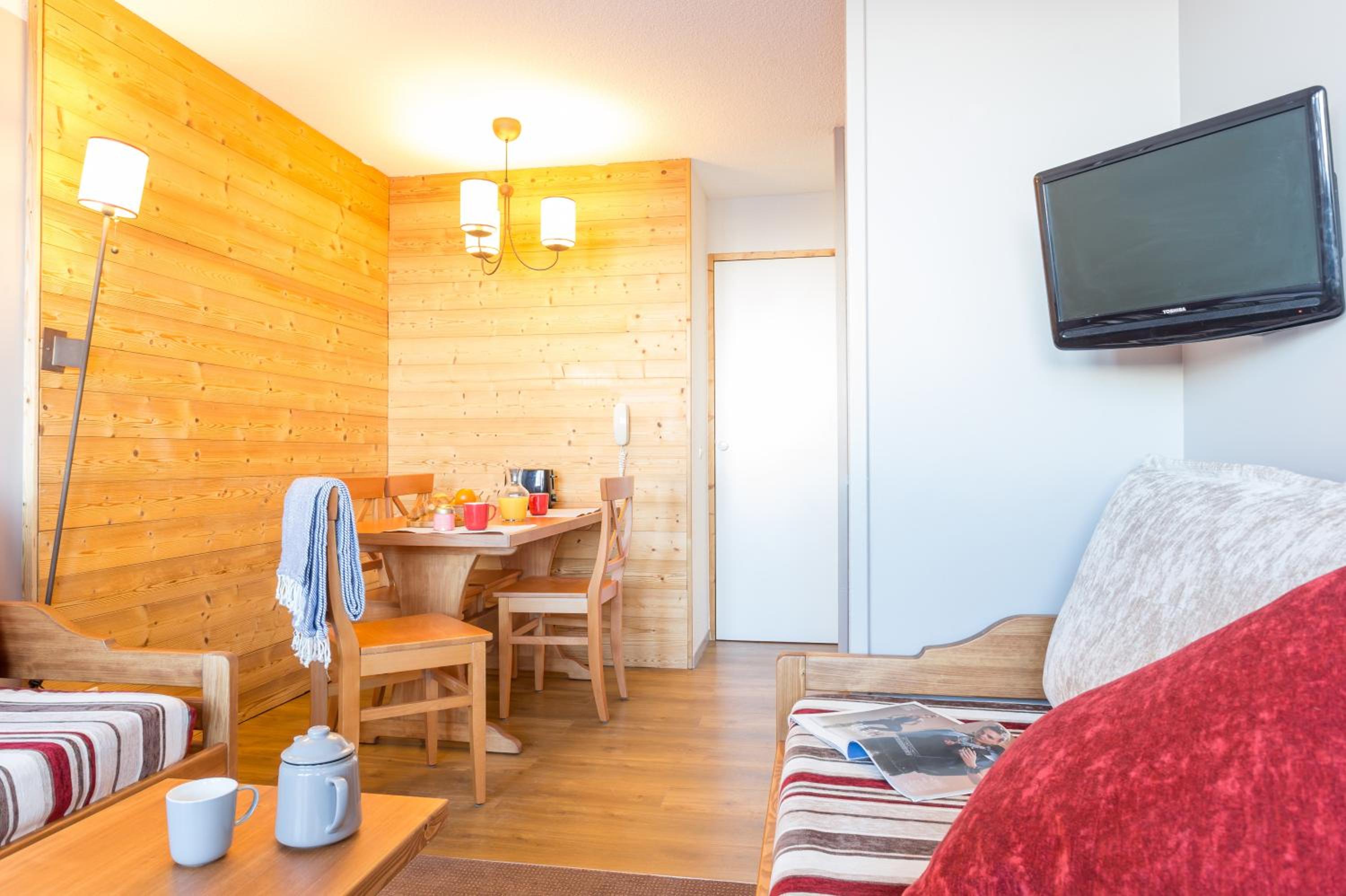 Studio with Sleeping Alcove (4 People)