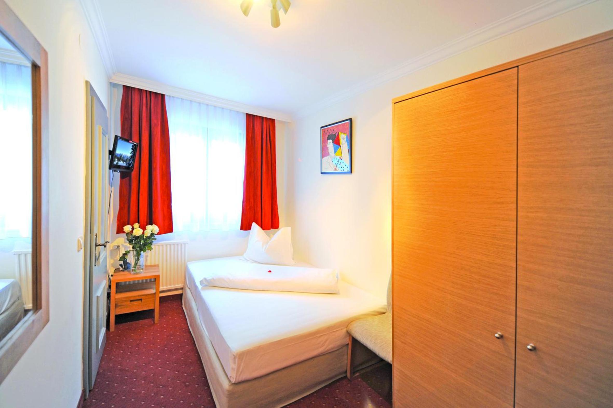 Single Room photo 1