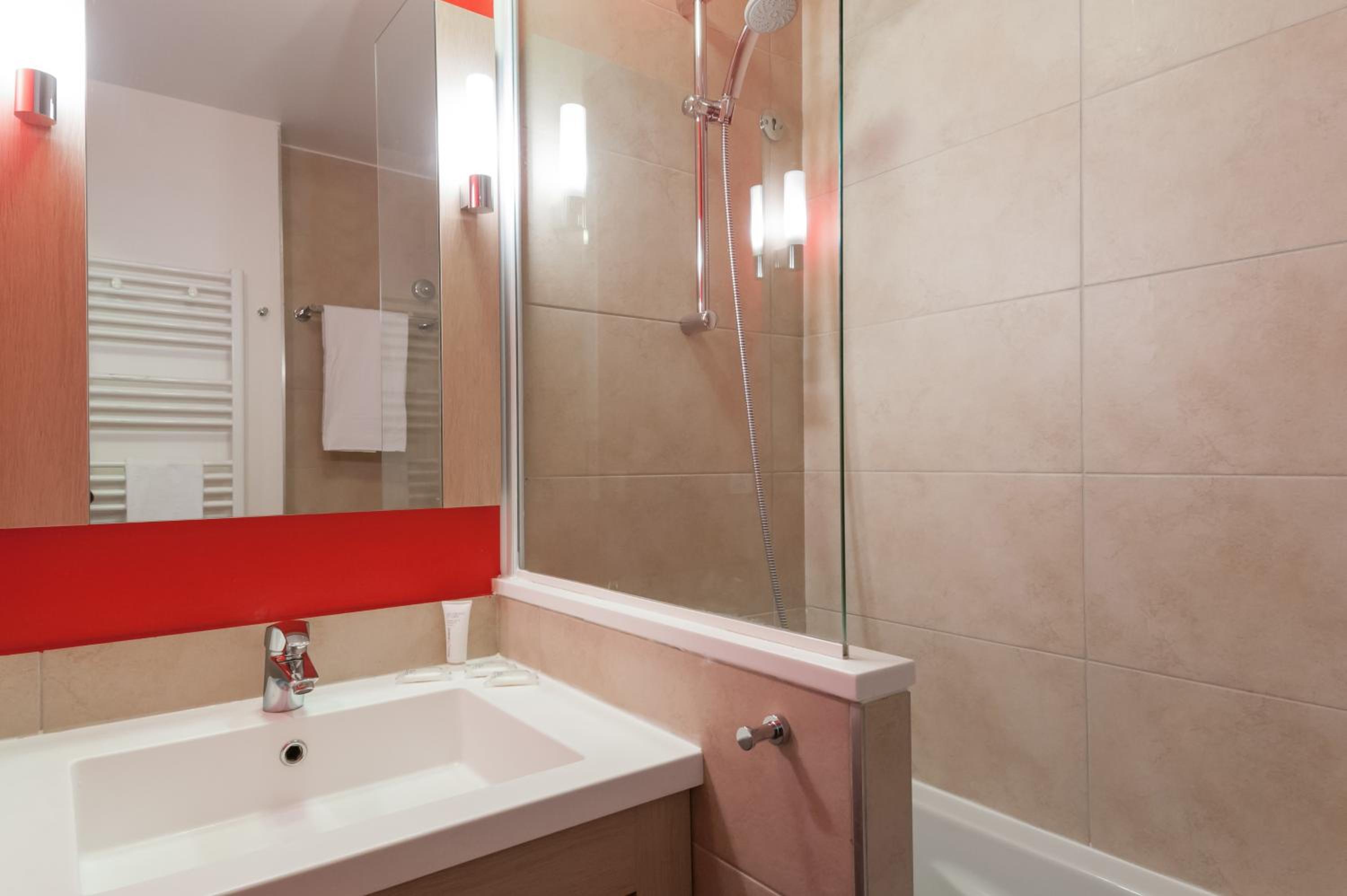 One-Bedroom Apartment with balcony (4 People) - Sunday photo 3