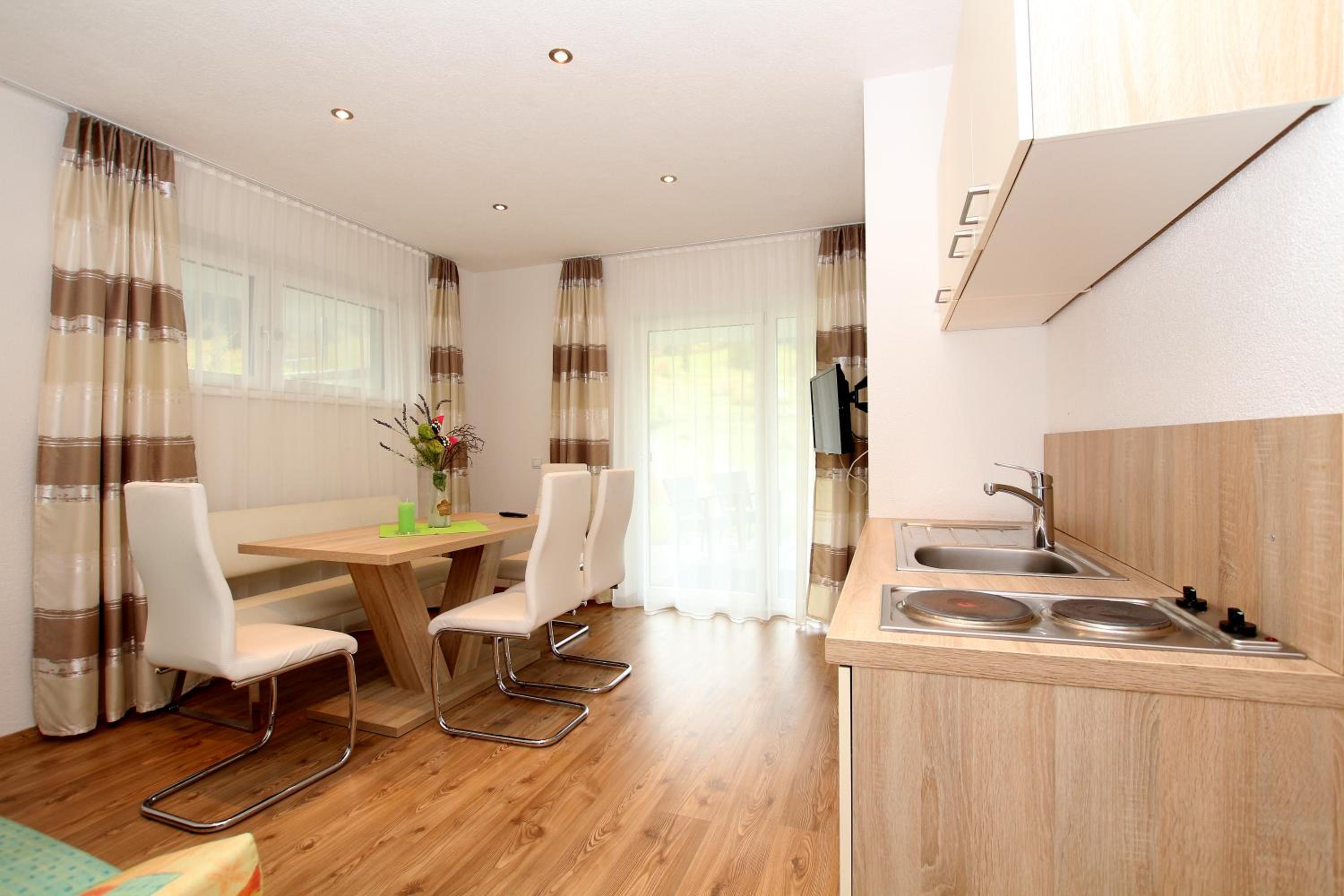 Apartment with Terrace photo 2