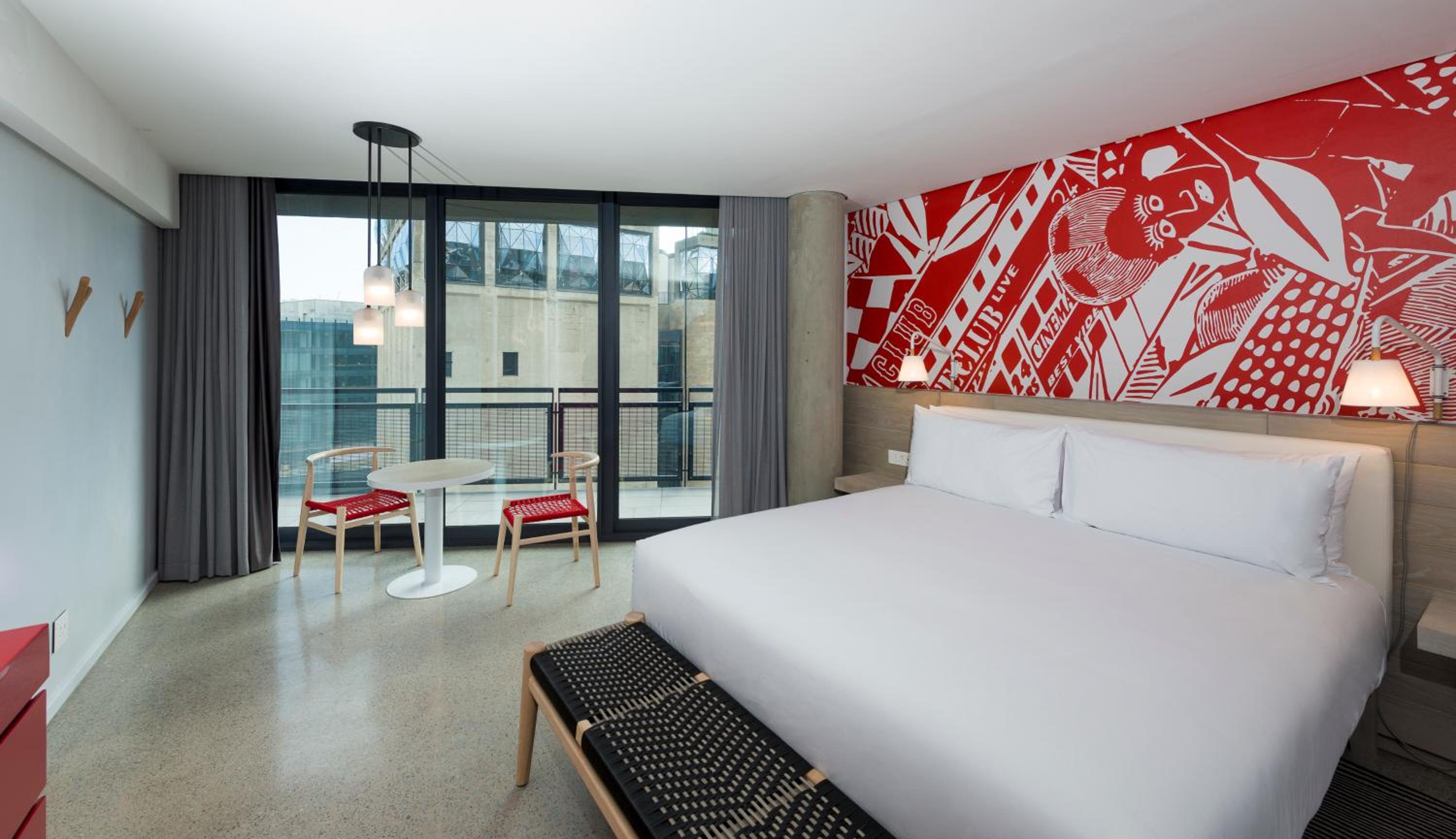 Junior Suite with Balcony and Waterfront View - Photo 9