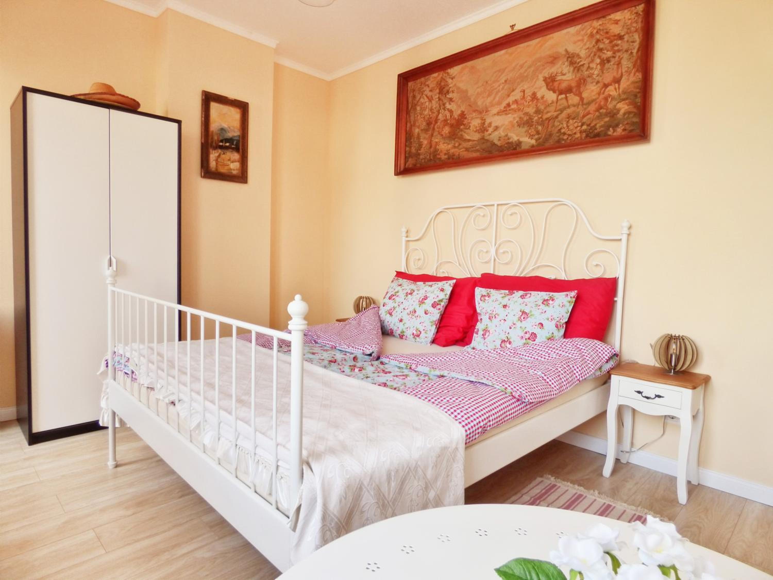 Apartment with Terrace - Photo 37