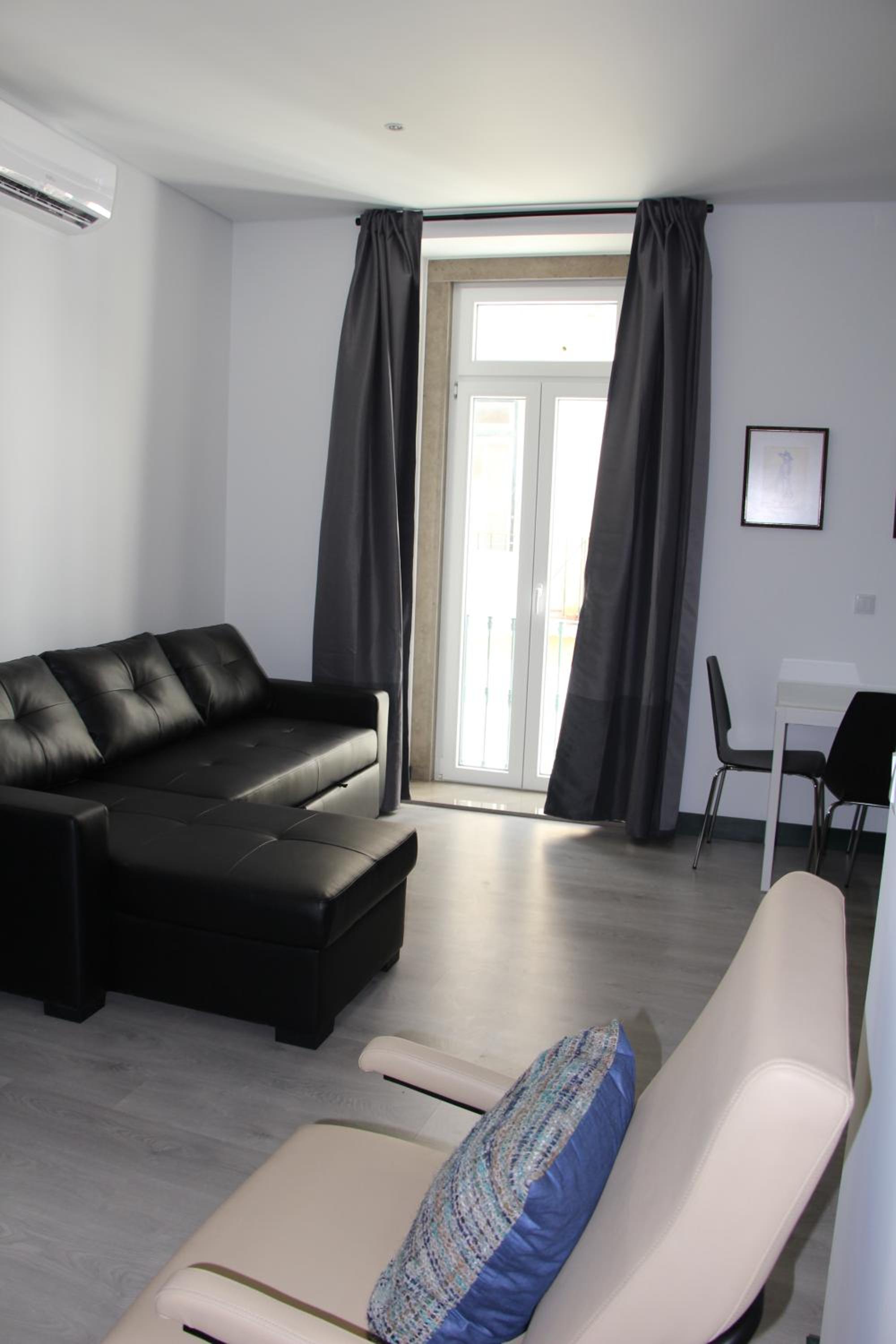 One-Bedroom Apartment photo 3