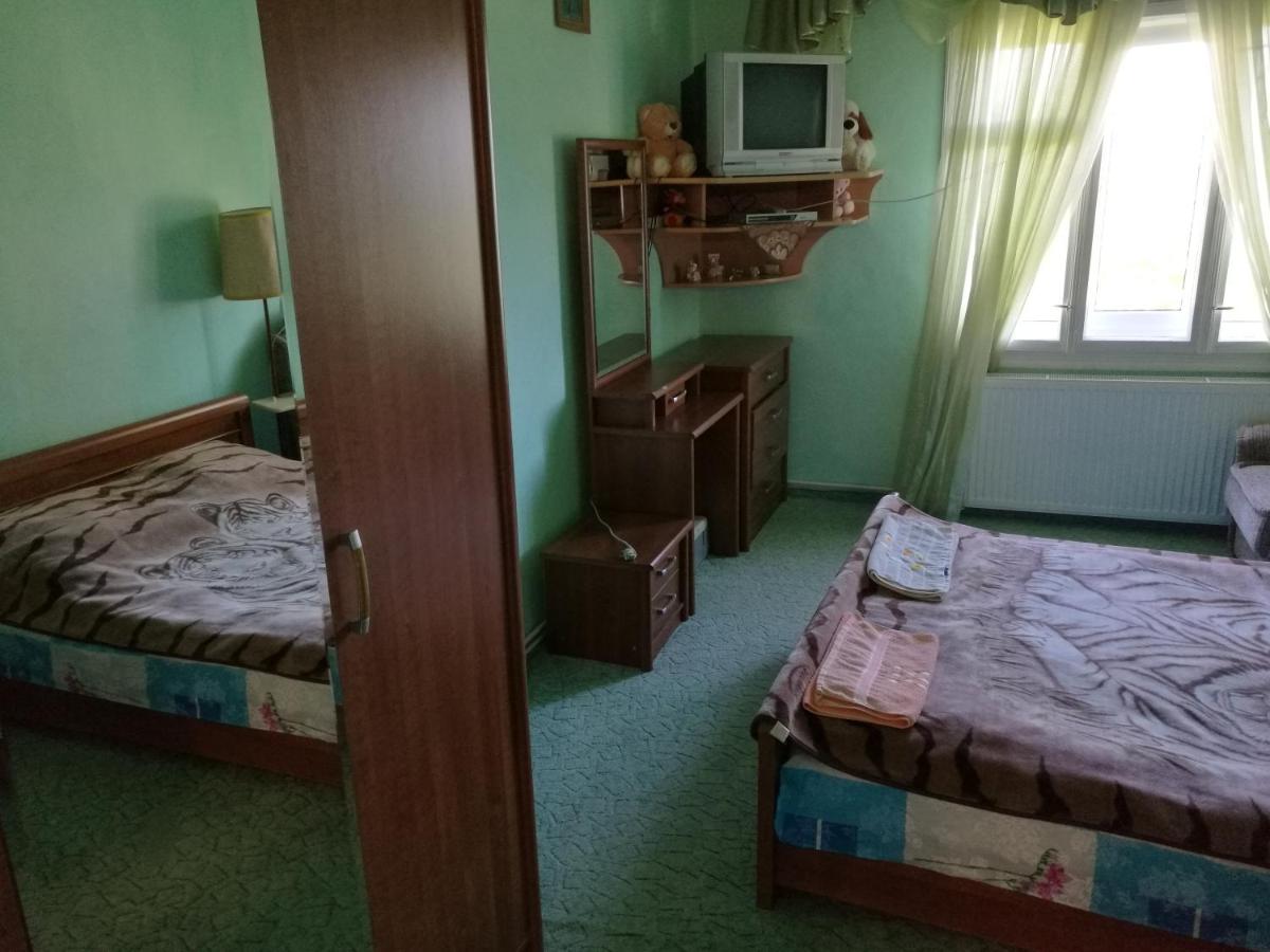 Deluxe Room (2 Adults + 1 Child) photo 3