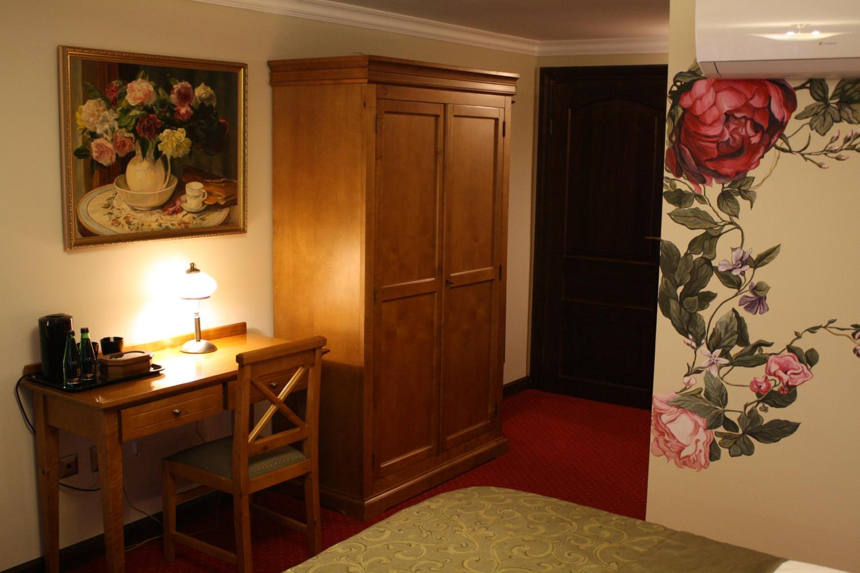 Budget Twin Room with Air conditioning