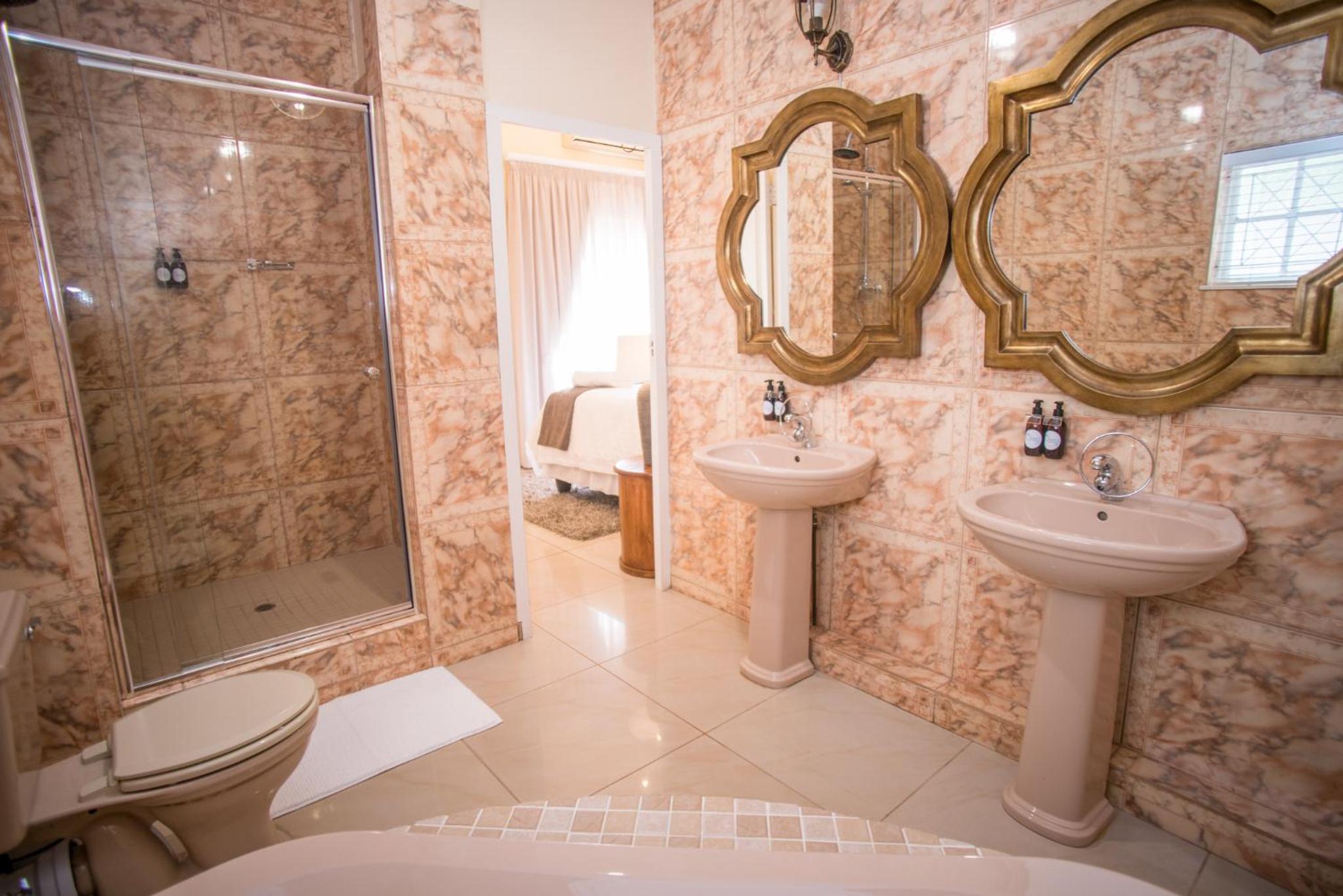 Luxury Double Bedroom - Photo 7